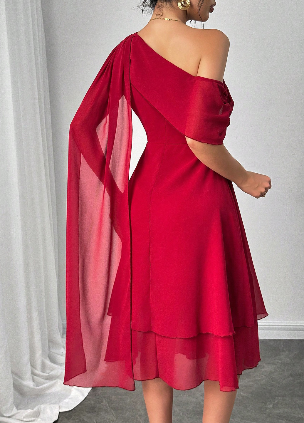 Красное праздничный, вечернее платье клеш SHEIN однотонное