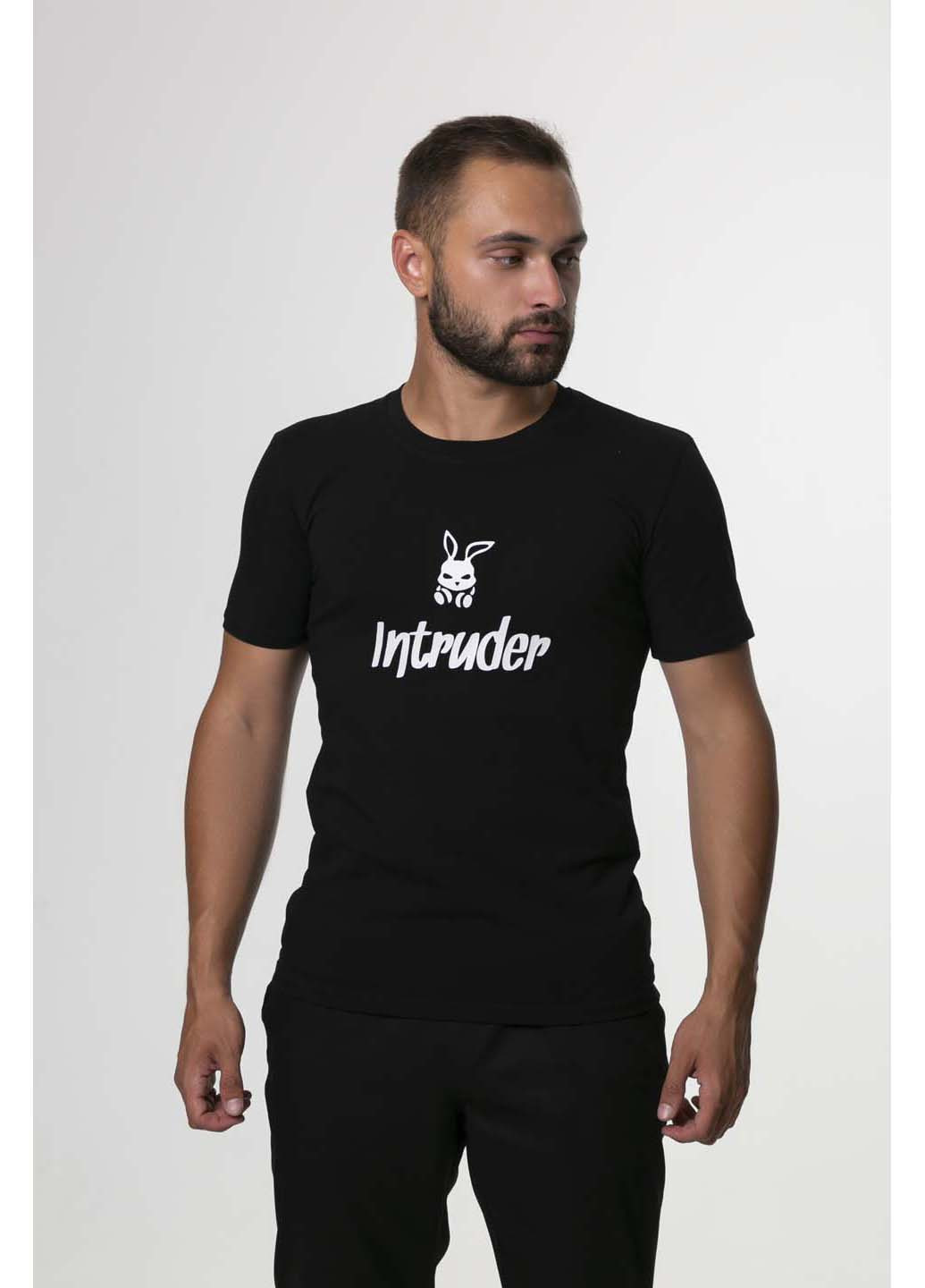Чорна футболка Intruder