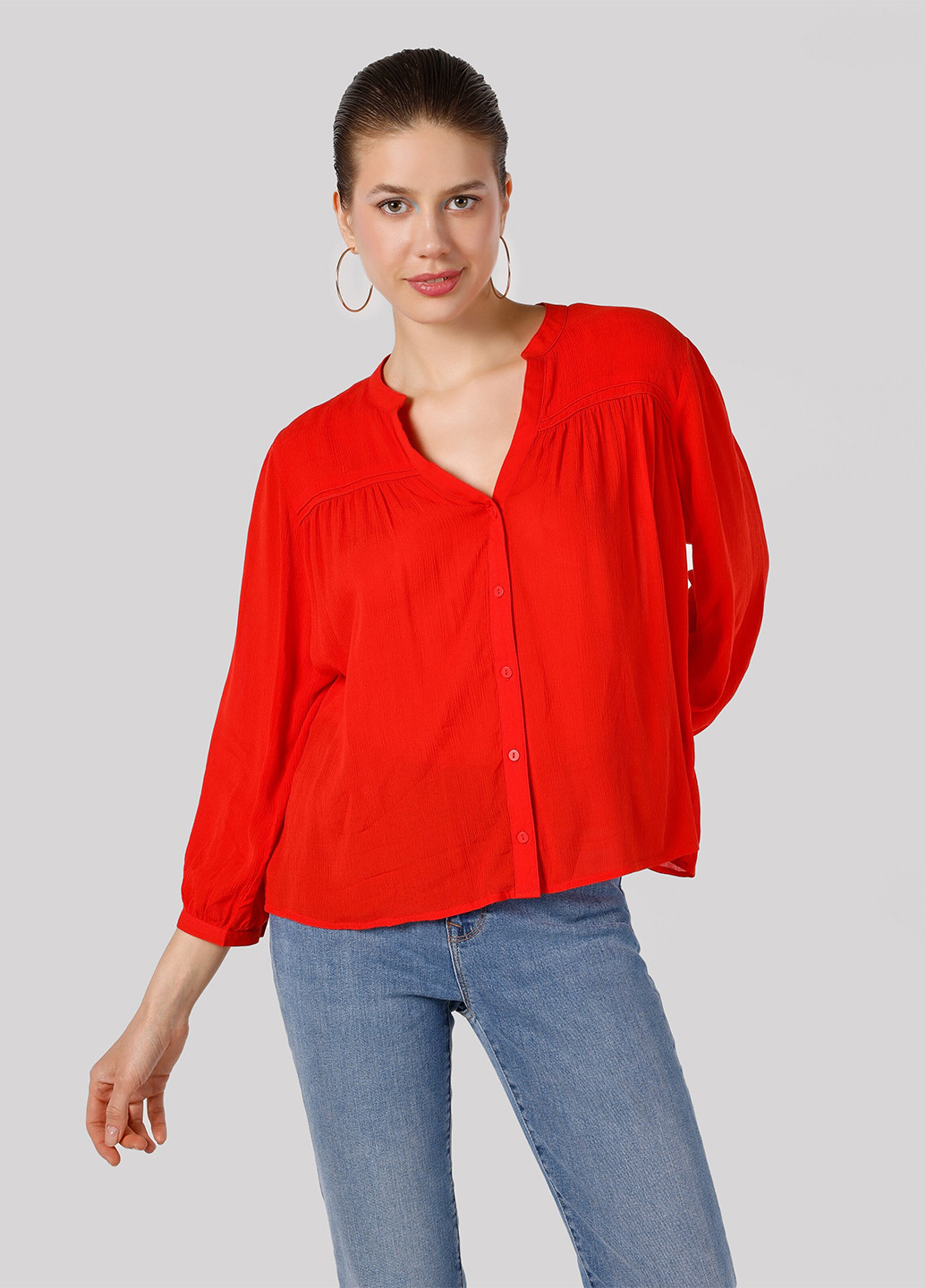 Червона блуза Colin's