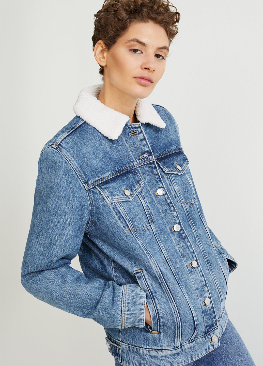 Синяя демисезонная куртка C&A