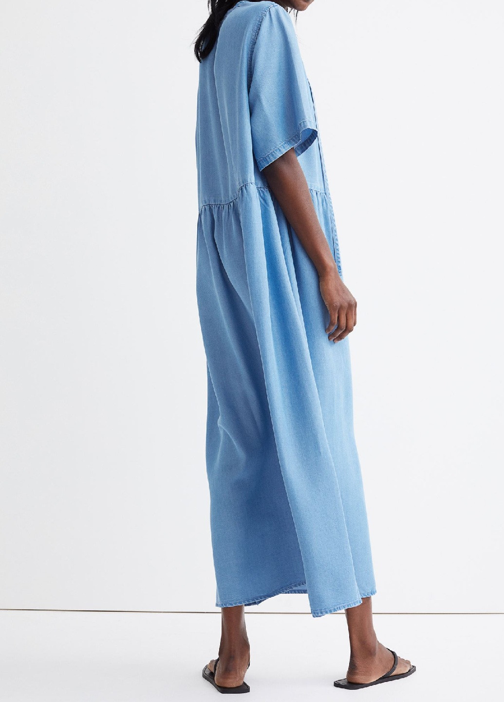 Світло-блакитна джинсова сукня H&M однотонна