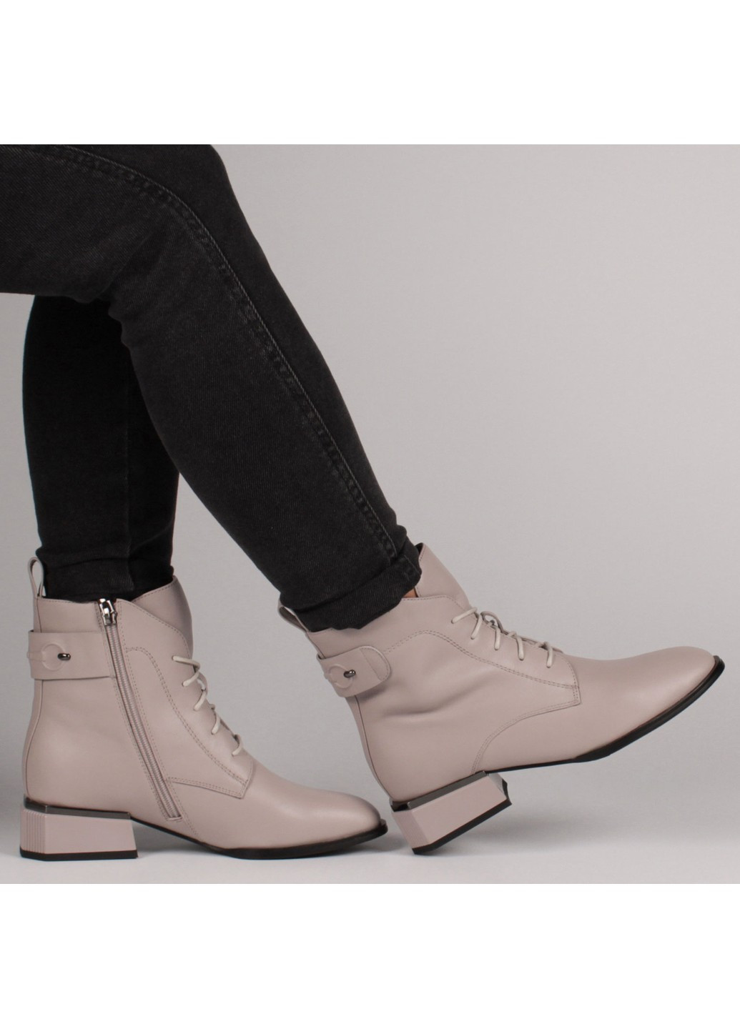 Осенние женские ботинки на низком ходу 198694 Buts