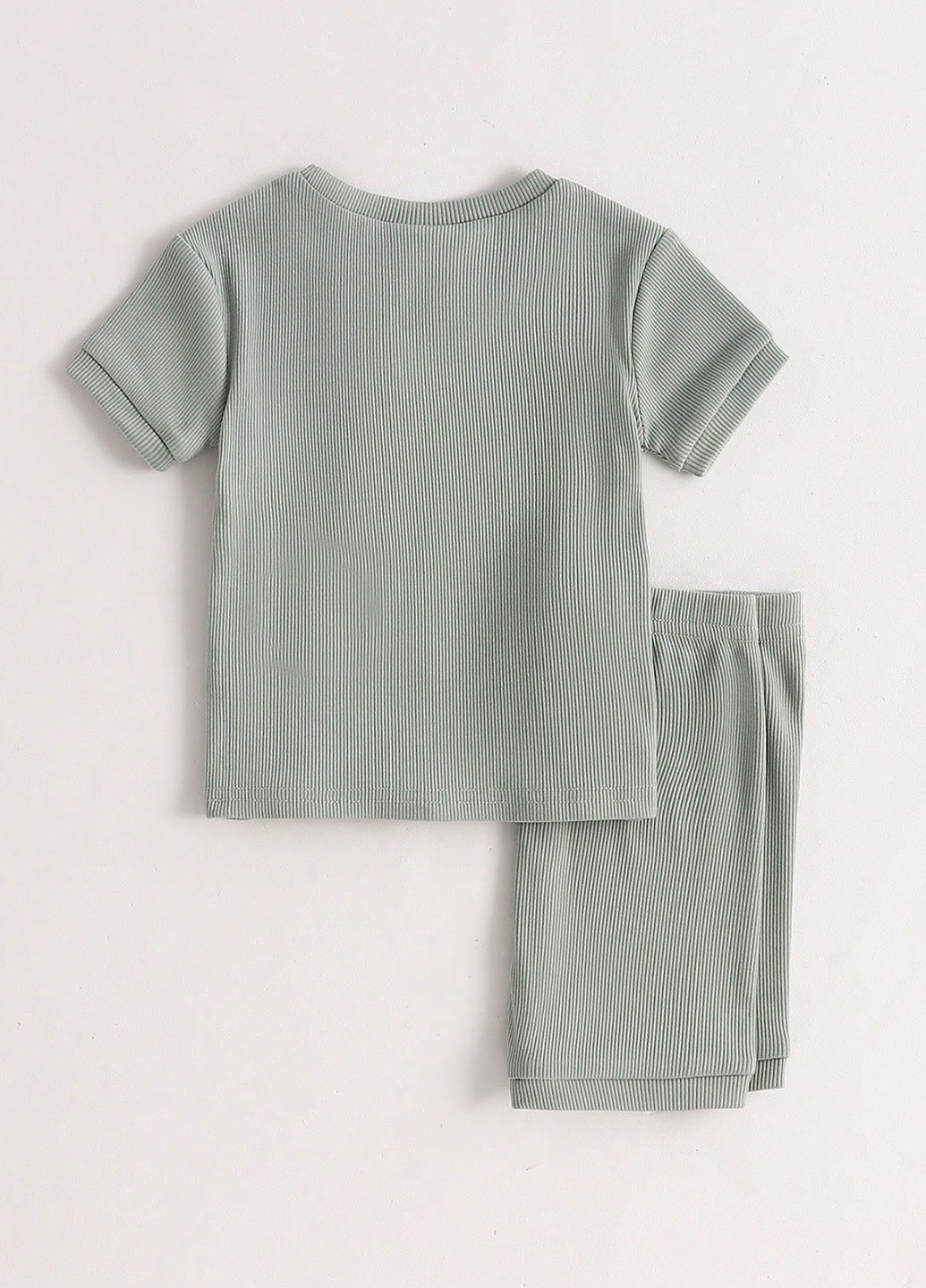 Серо-зеленая всесезон пижама (футболка, шорты) футболка + шорты SHEIN