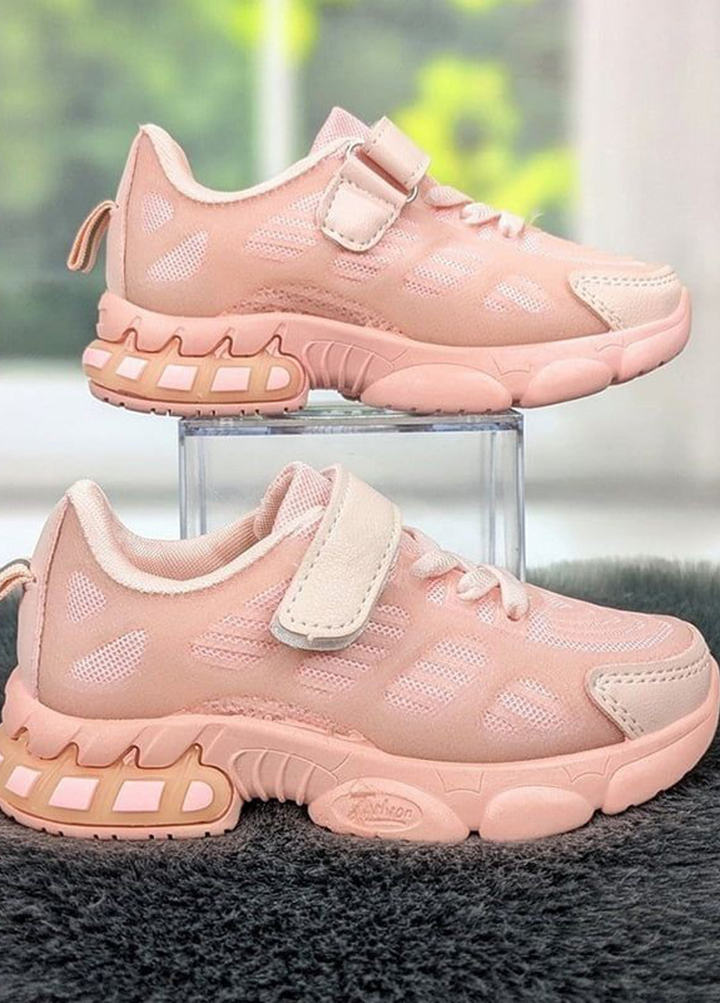 Рожеві осінні кросівки Lion