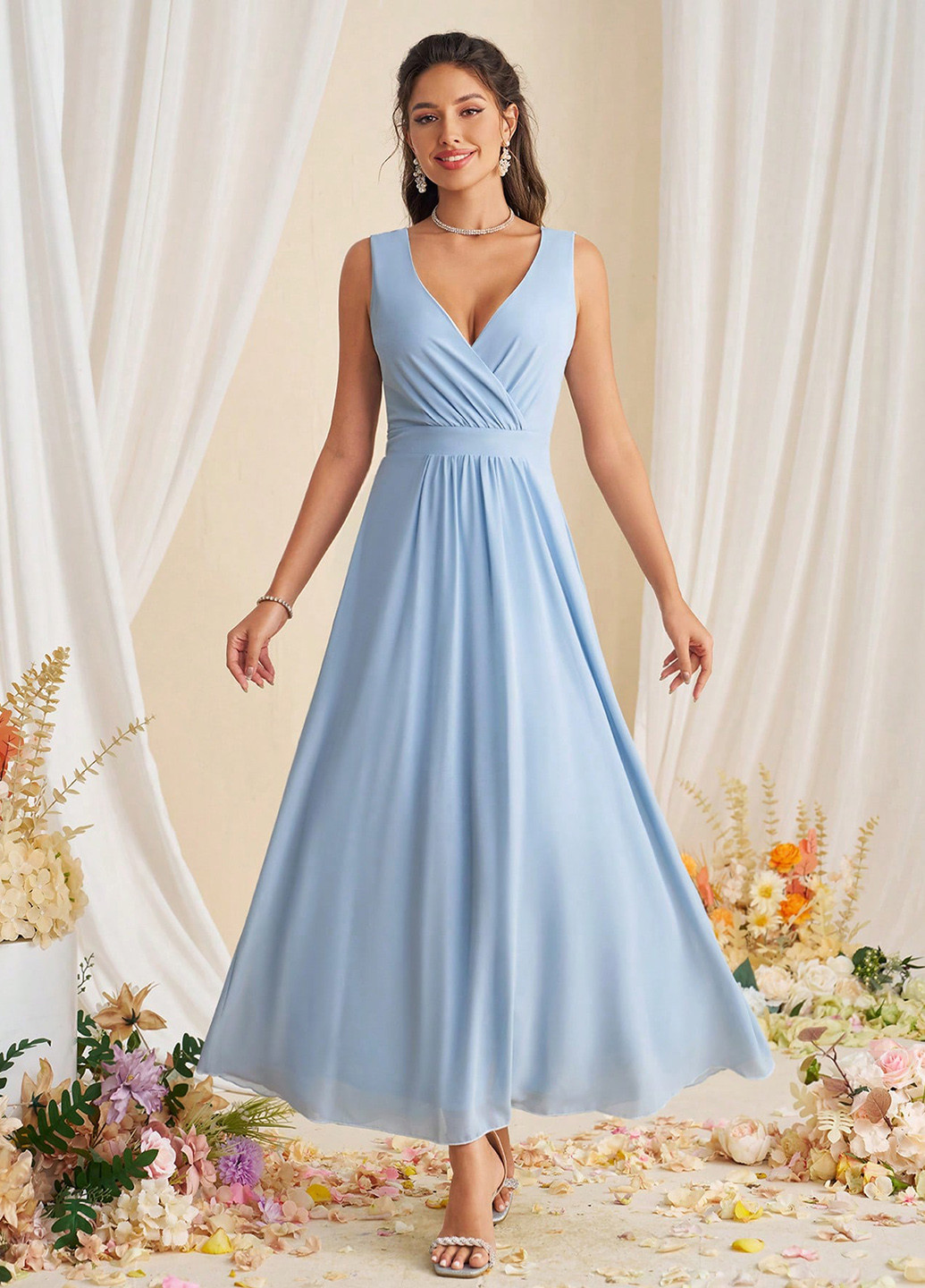 Голубое вечернее платье а-силуэт, с открытой спиной SHEIN однотонное