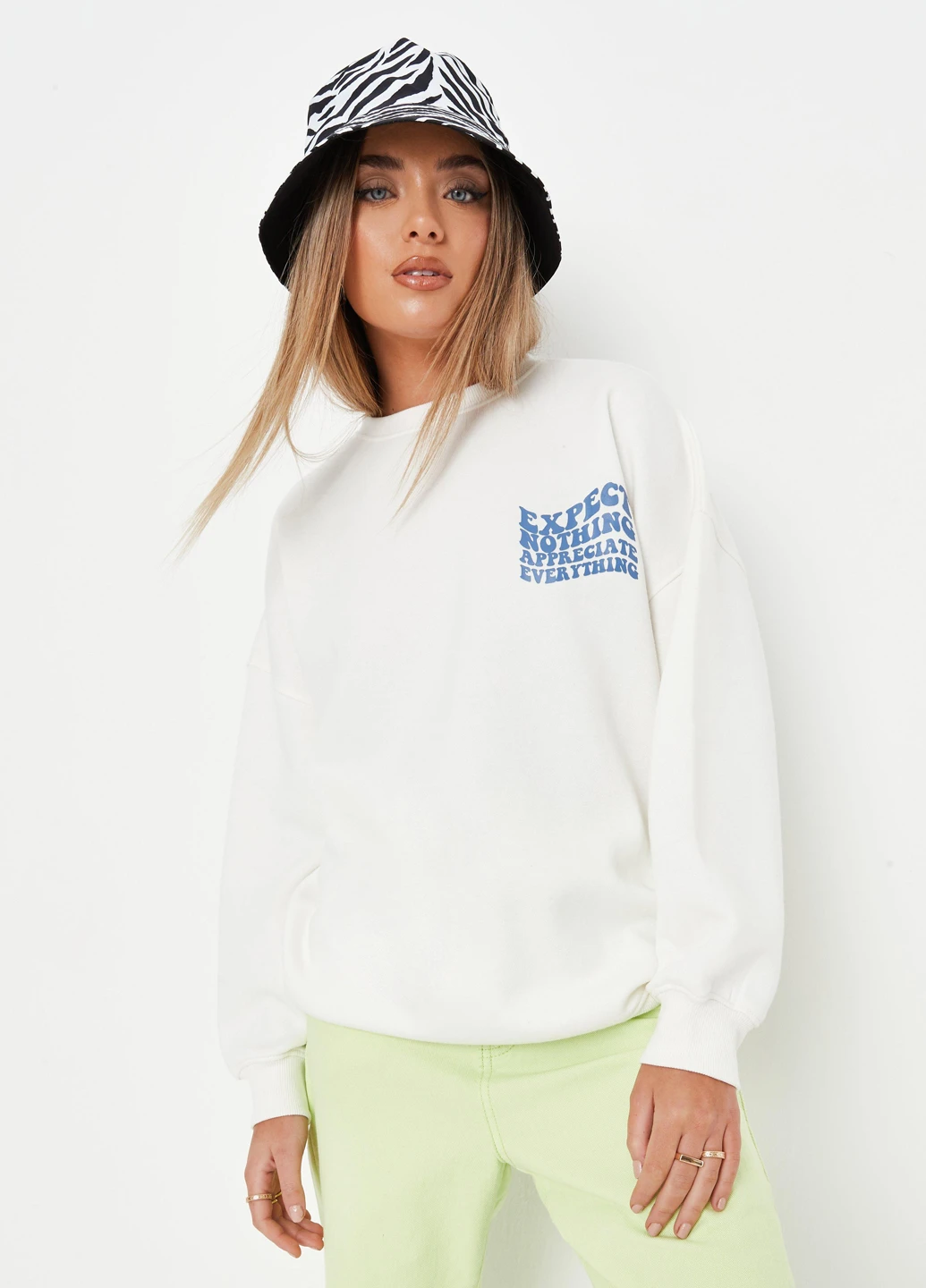 Белый свитшот Missguided надпись без декора (276254154)