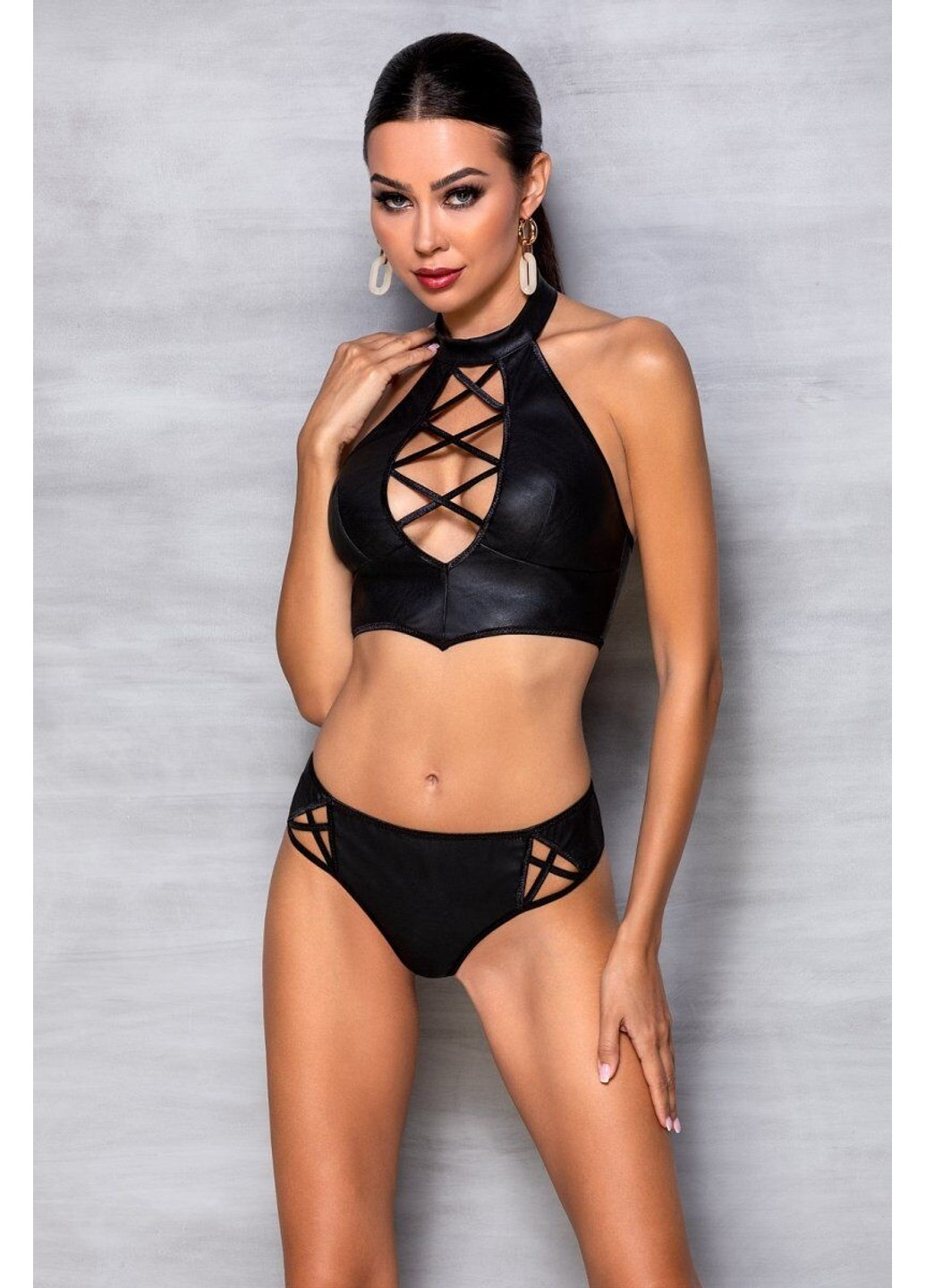 Комплект з еко-шкіри Nancy Bikini black S/M -, бра та трусики з імітацією шнурівки Passion (254046109)