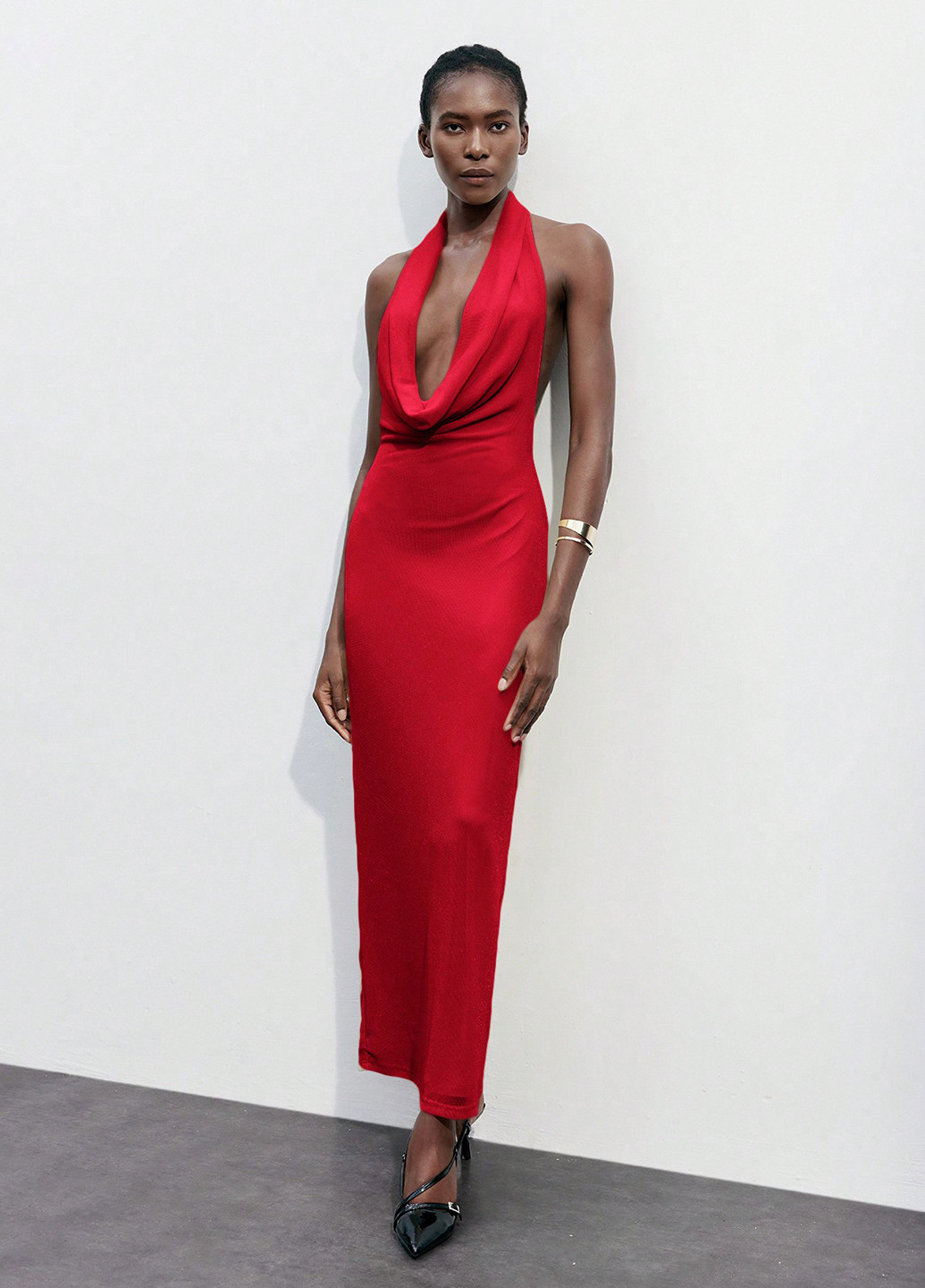 Красное вечернее платье силуэтная, с открытыми плечами SHEIN однотонное