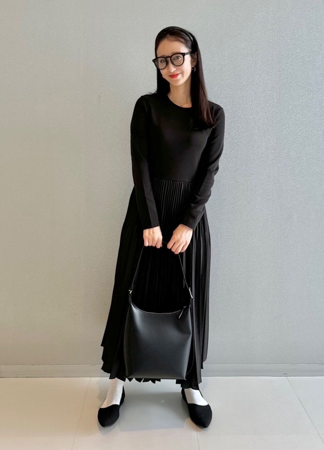 Чорна кежуал сукня плісована Uniqlo однотонна