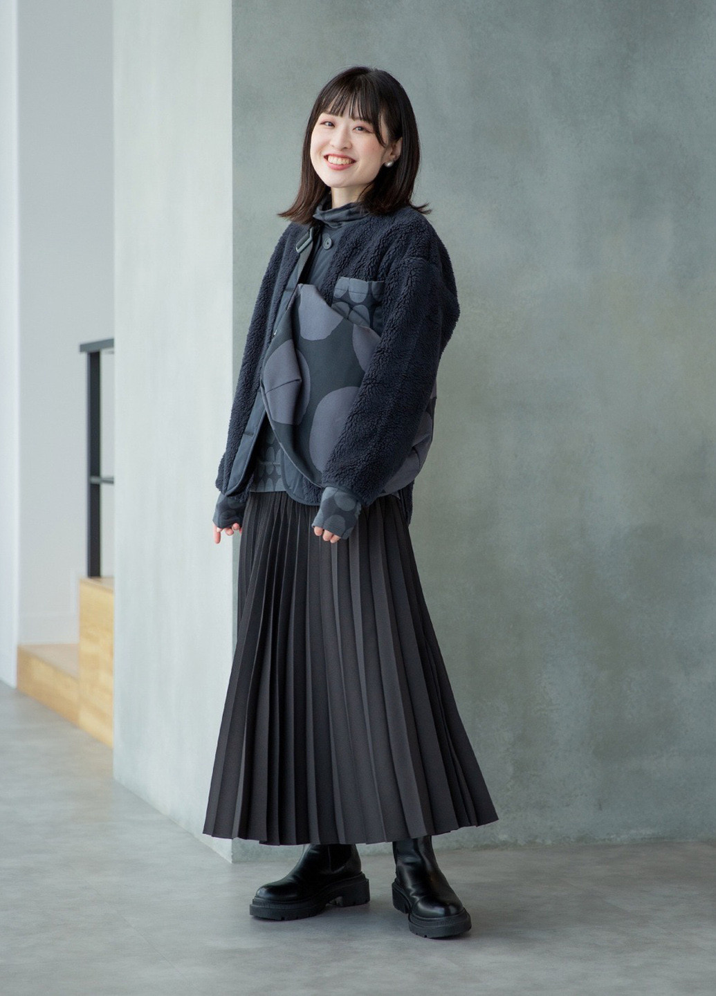 Чорна кежуал сукня плісована Uniqlo однотонна