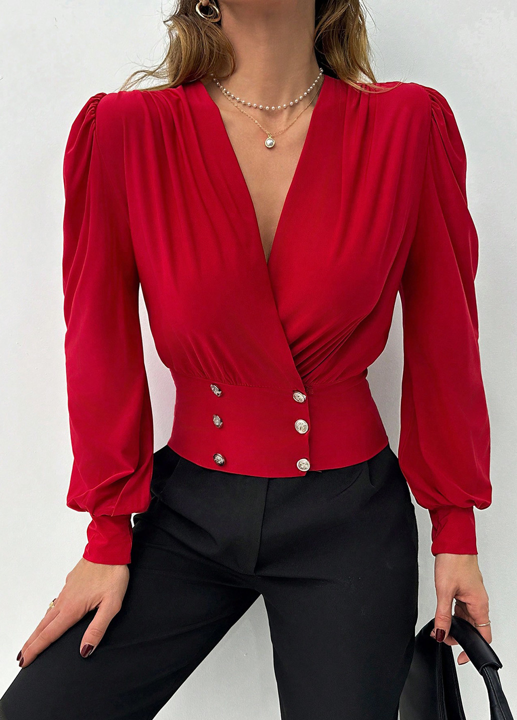 Красная блуза на запах SHEIN