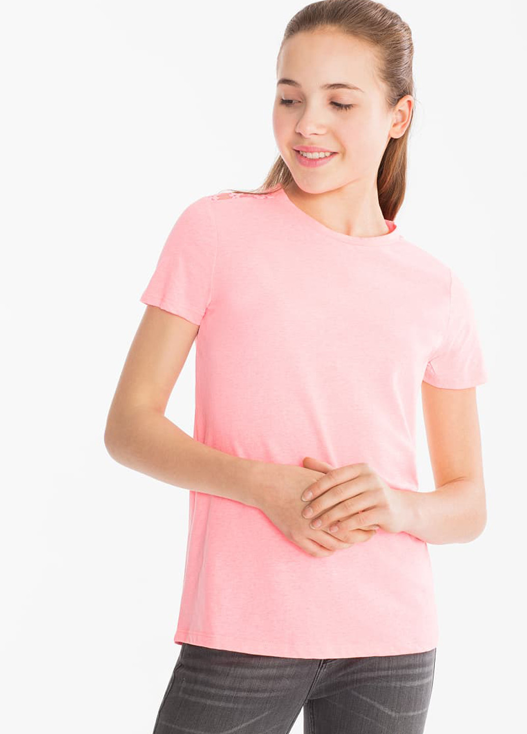 Кислотно-розовая летняя футболка C&A