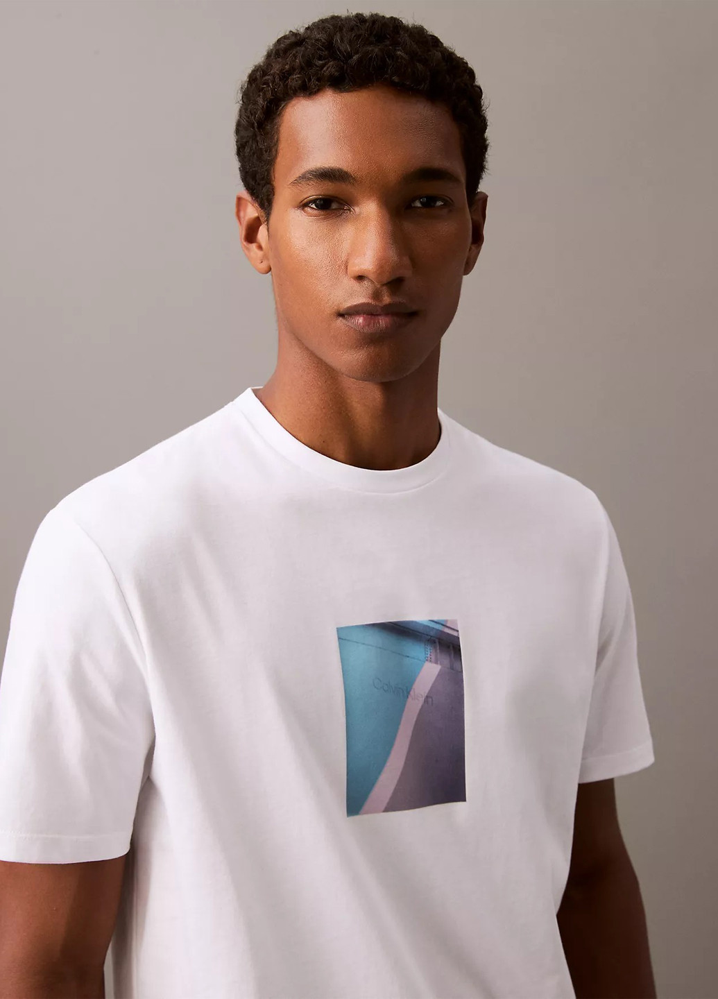 Белая футболка Calvin Klein