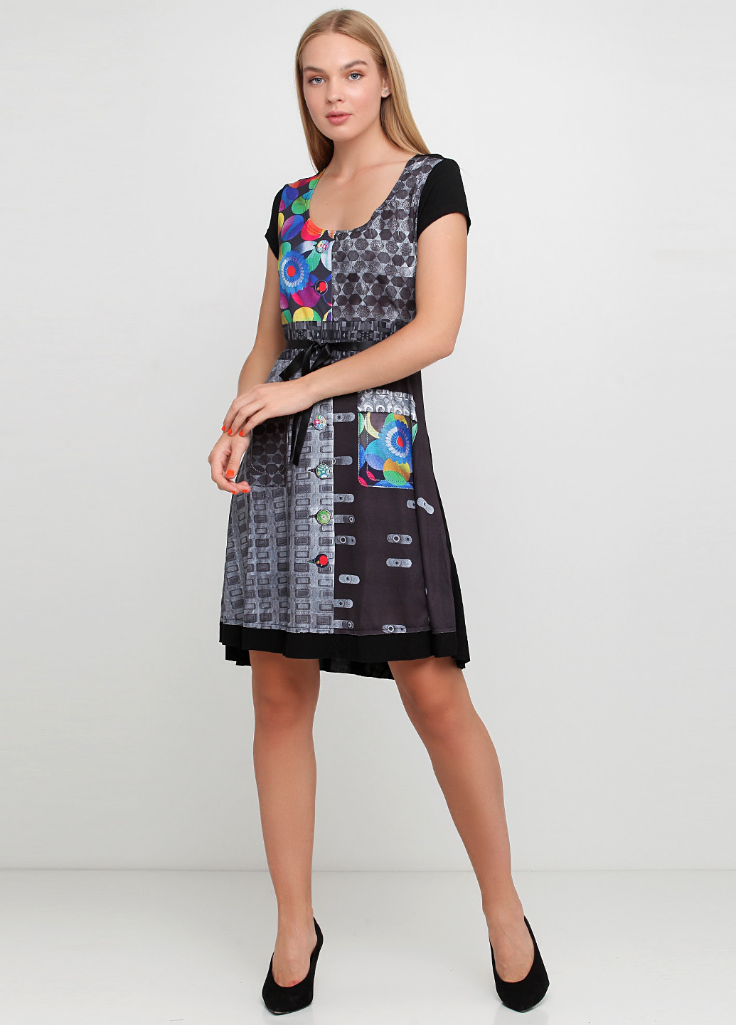 Серое кэжуал платье клеш Desigual с геометрическим узором