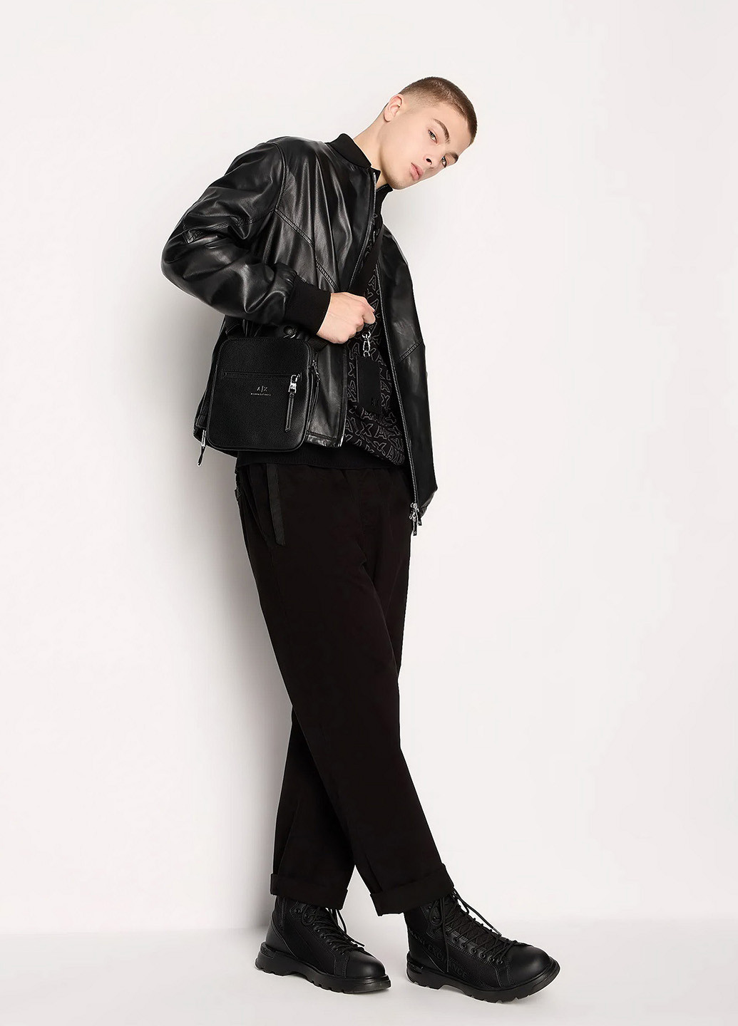 Чорний демісезонний светр Armani Exchange