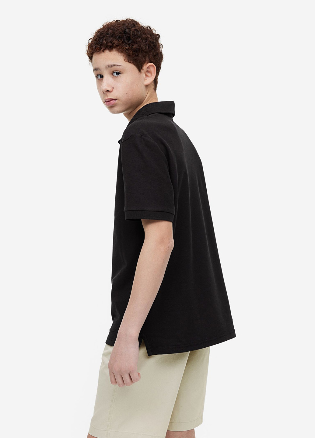 Черная детская футболка-поло для мальчика H&M однотонная