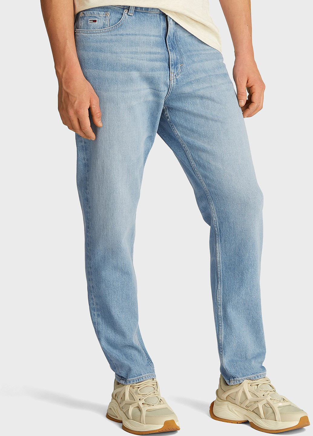 Голубые демисезонные зауженные джинсы Tommy Jeans