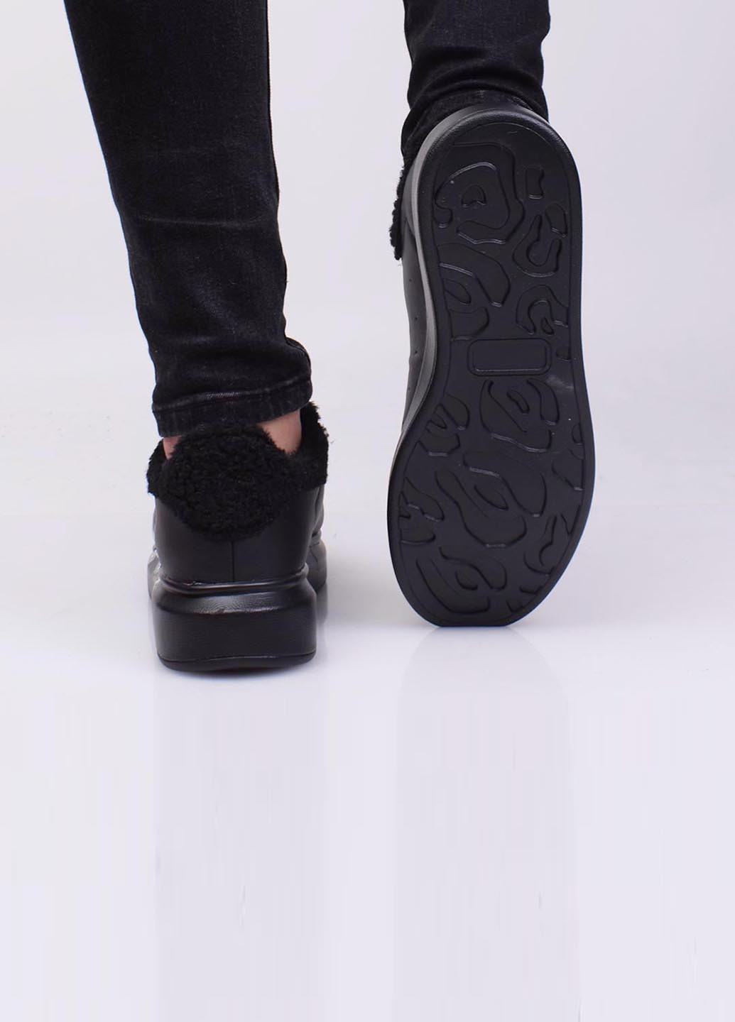 Чорні зимовий кросівки жіночі No Brand Кроссовки