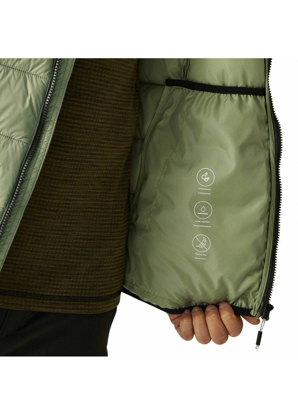 Зеленая зимняя куртка Regatta