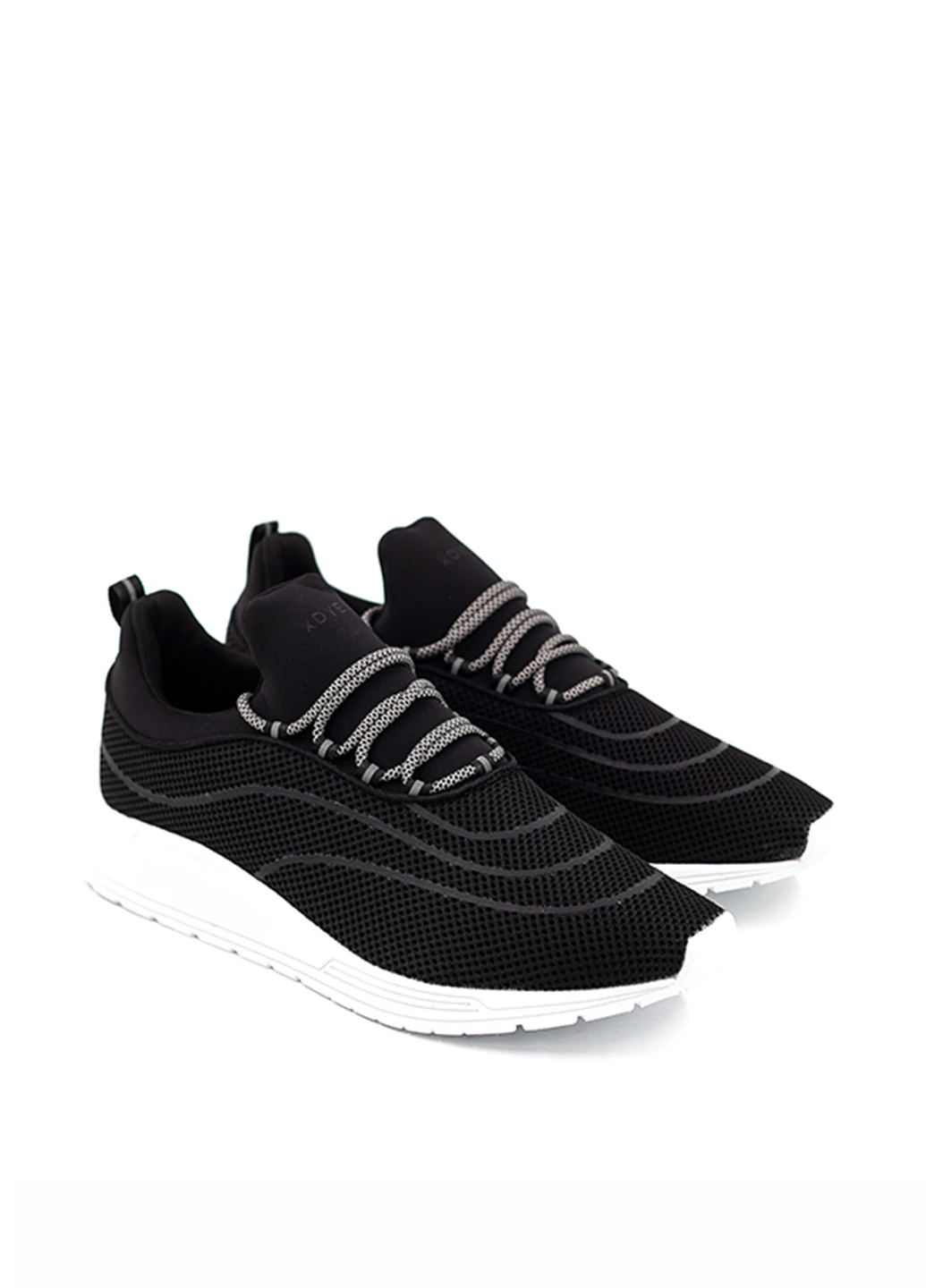 Черные демисезонные кроссовки Pull & Bear