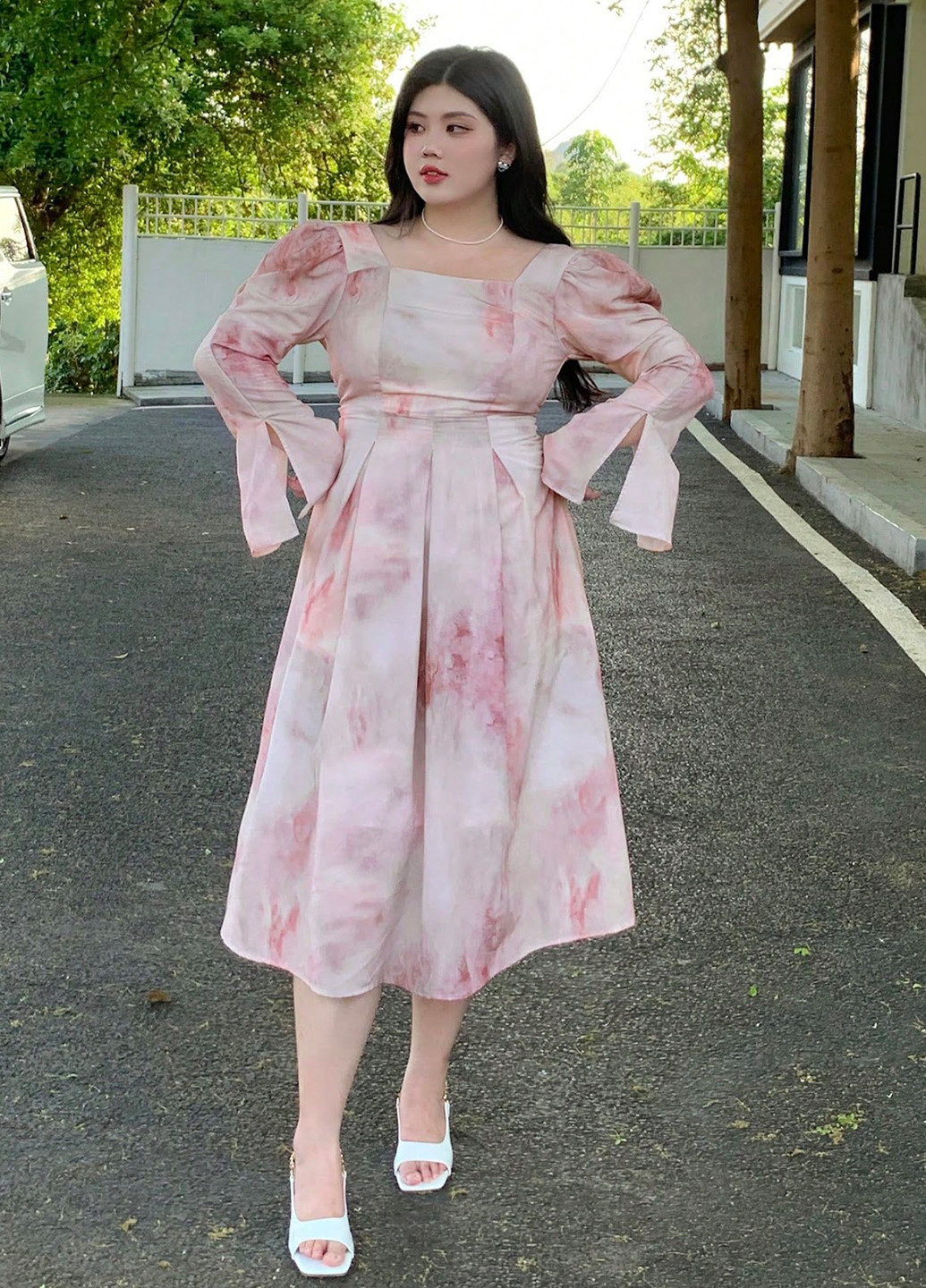 Светло-розовое кэжуал платье клеш SHEIN с цветочным принтом