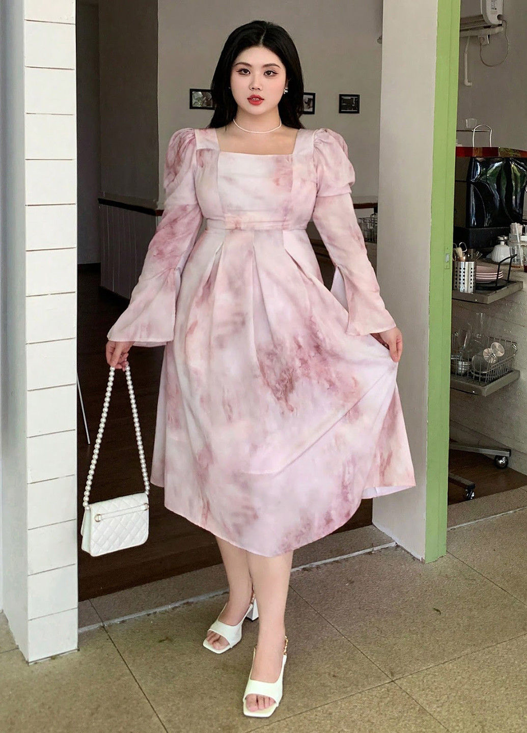 Светло-розовое кэжуал платье клеш SHEIN с цветочным принтом