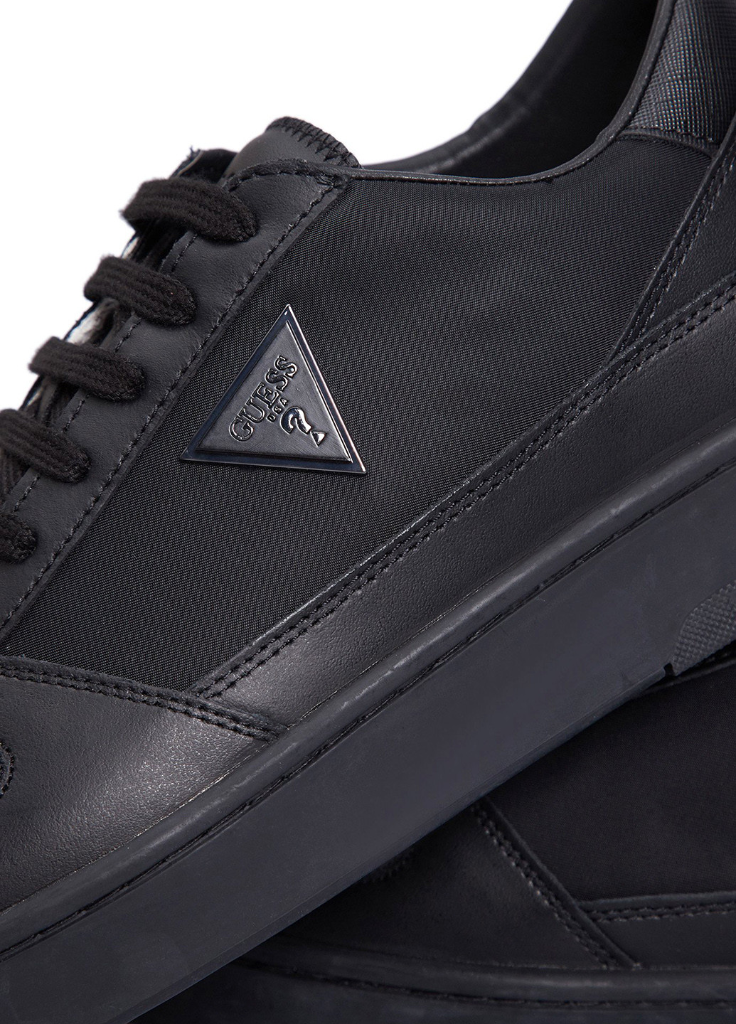 Черные кеды Guess