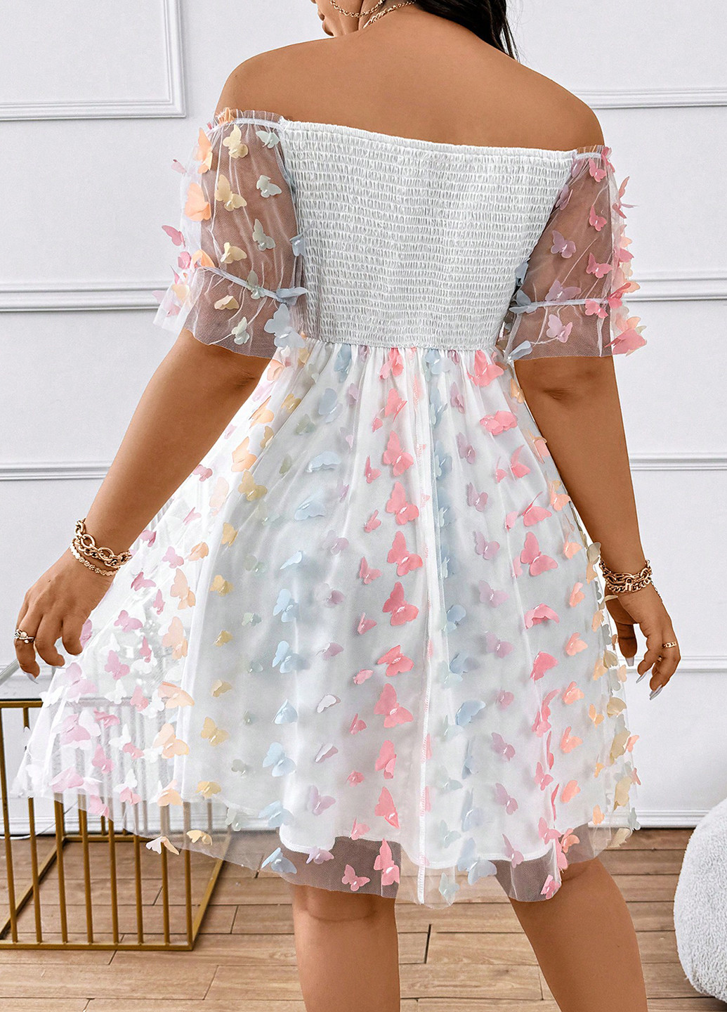 Белое кэжуал платье клеш, с открытыми плечами SHEIN однотонное