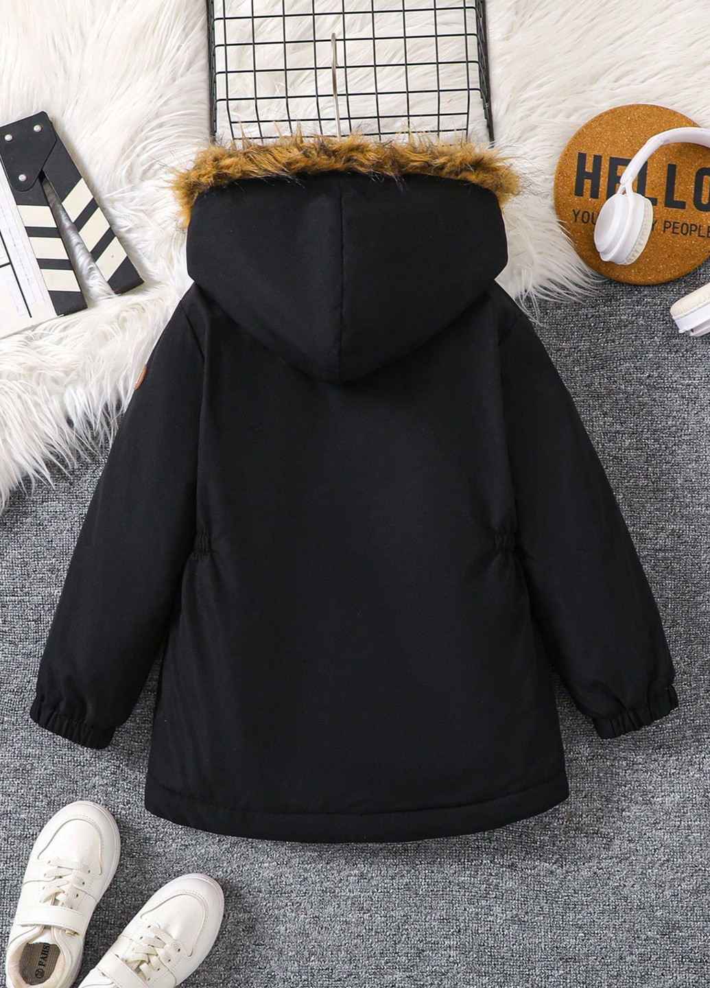 Черная демисезонная куртка SHEIN