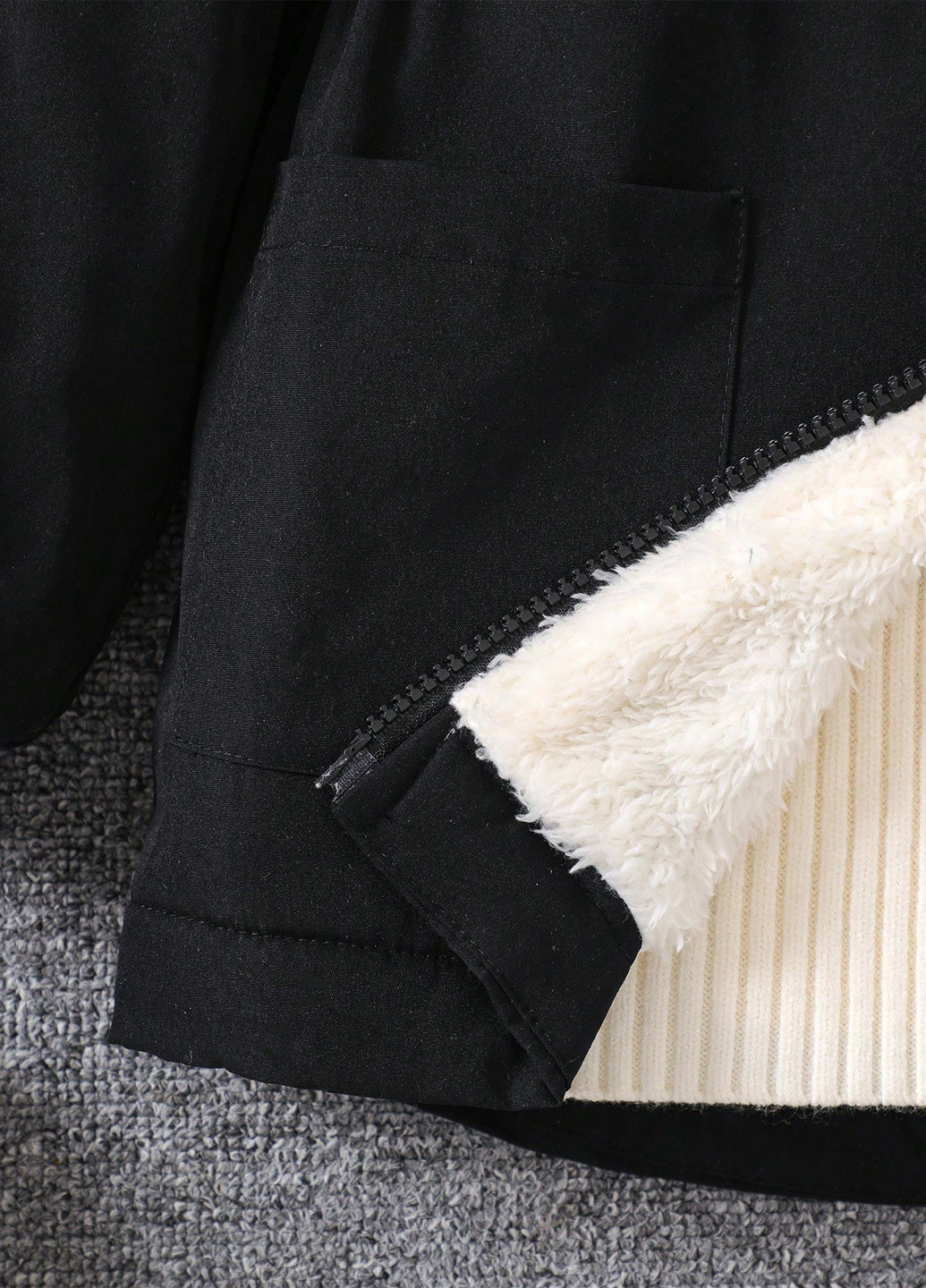 Черная демисезонная куртка SHEIN