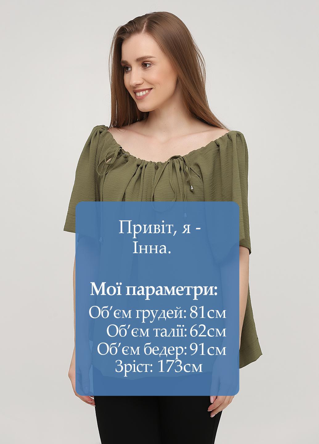 Оливкова (хакі) літня блуза Bebe Plus