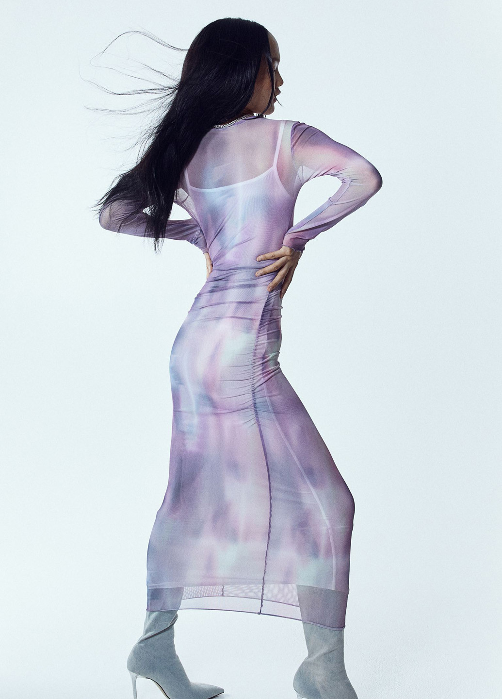 Сиреневое кэжуал платье H&M с абстрактным узором