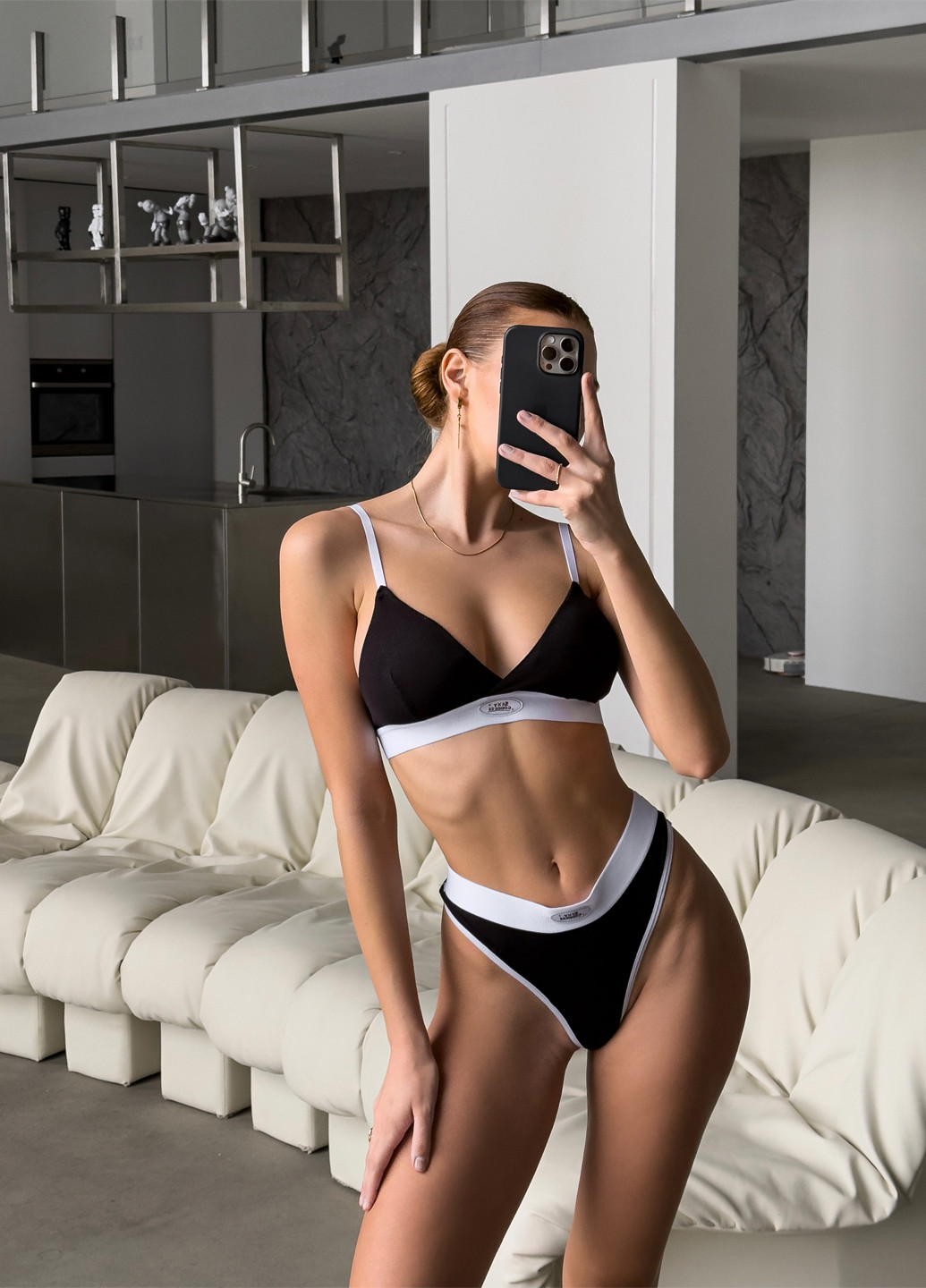 Черно-белый демисезонный комплект (бюстгальтер, трусики) NOVA VEGA