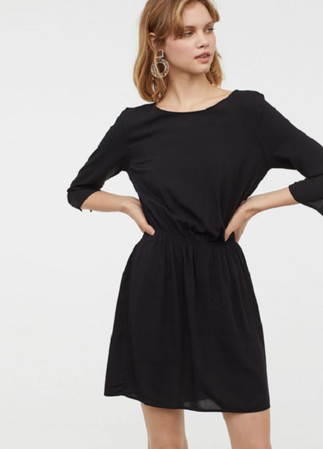 Черное кэжуал платье а-силуэт H&M однотонное