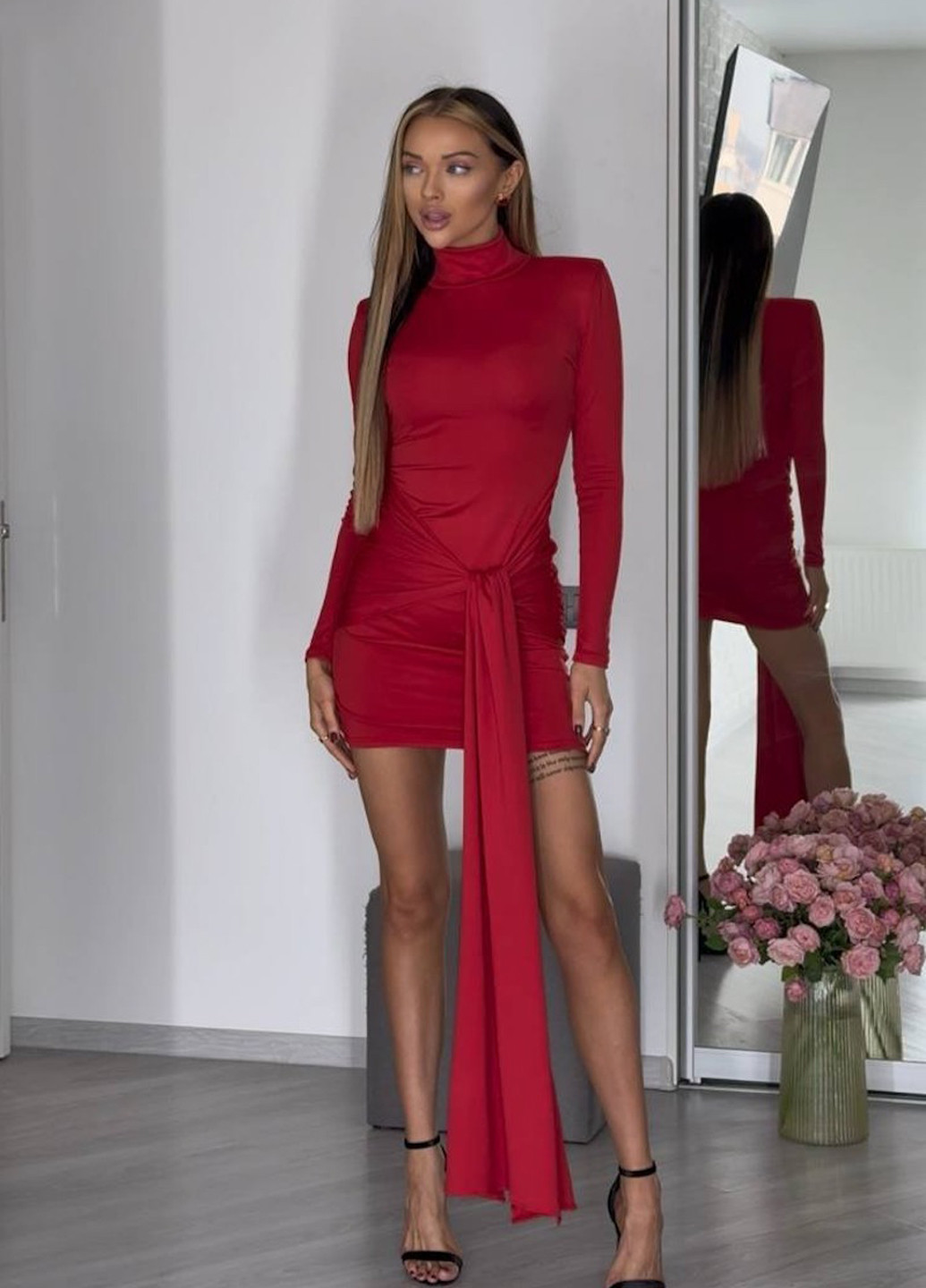 Темно-червона вечірня сукня силуетна, зі шлейфом No Brand однотонна
