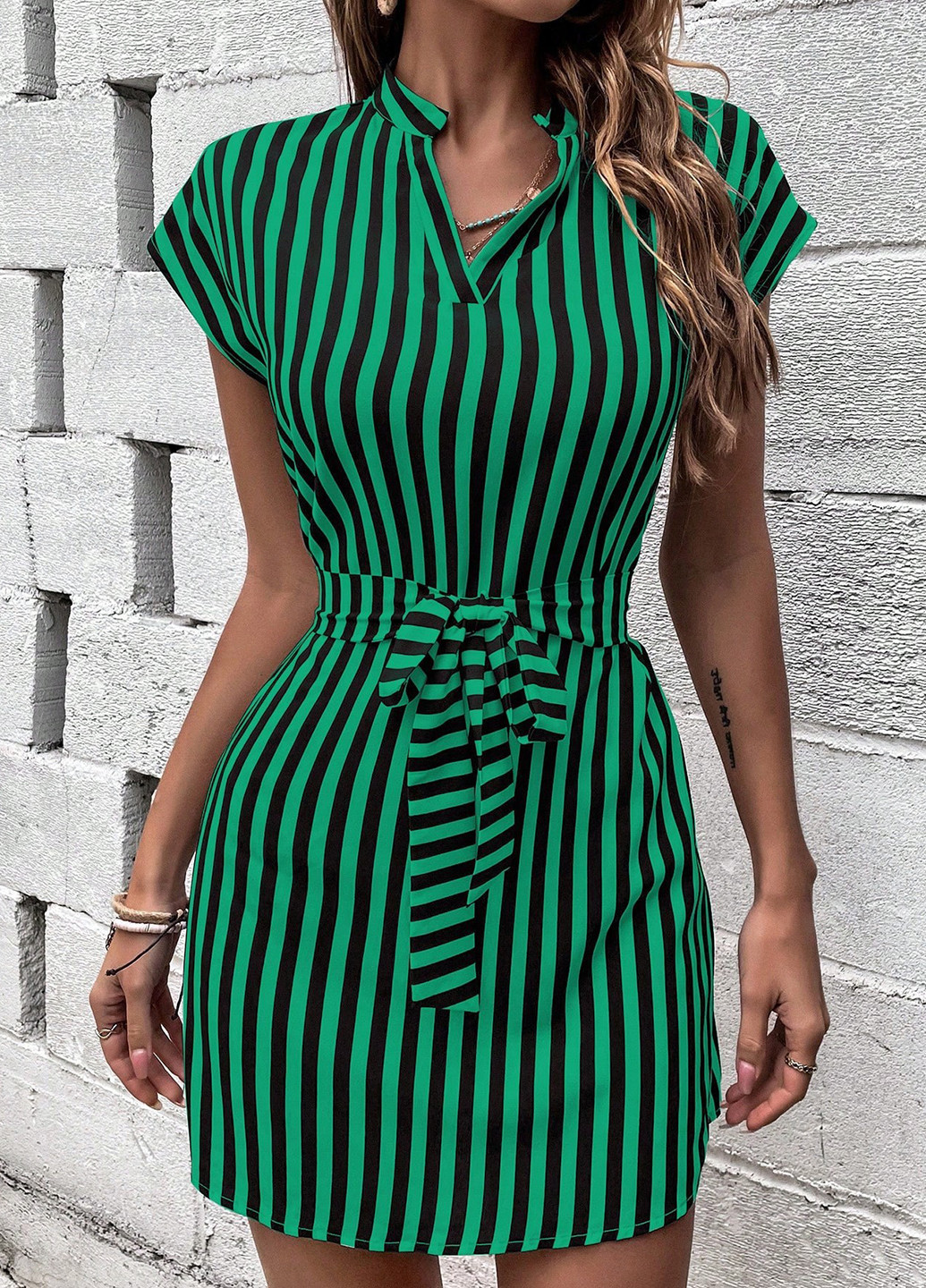 Зеленое кэжуал платье SHEIN в полоску