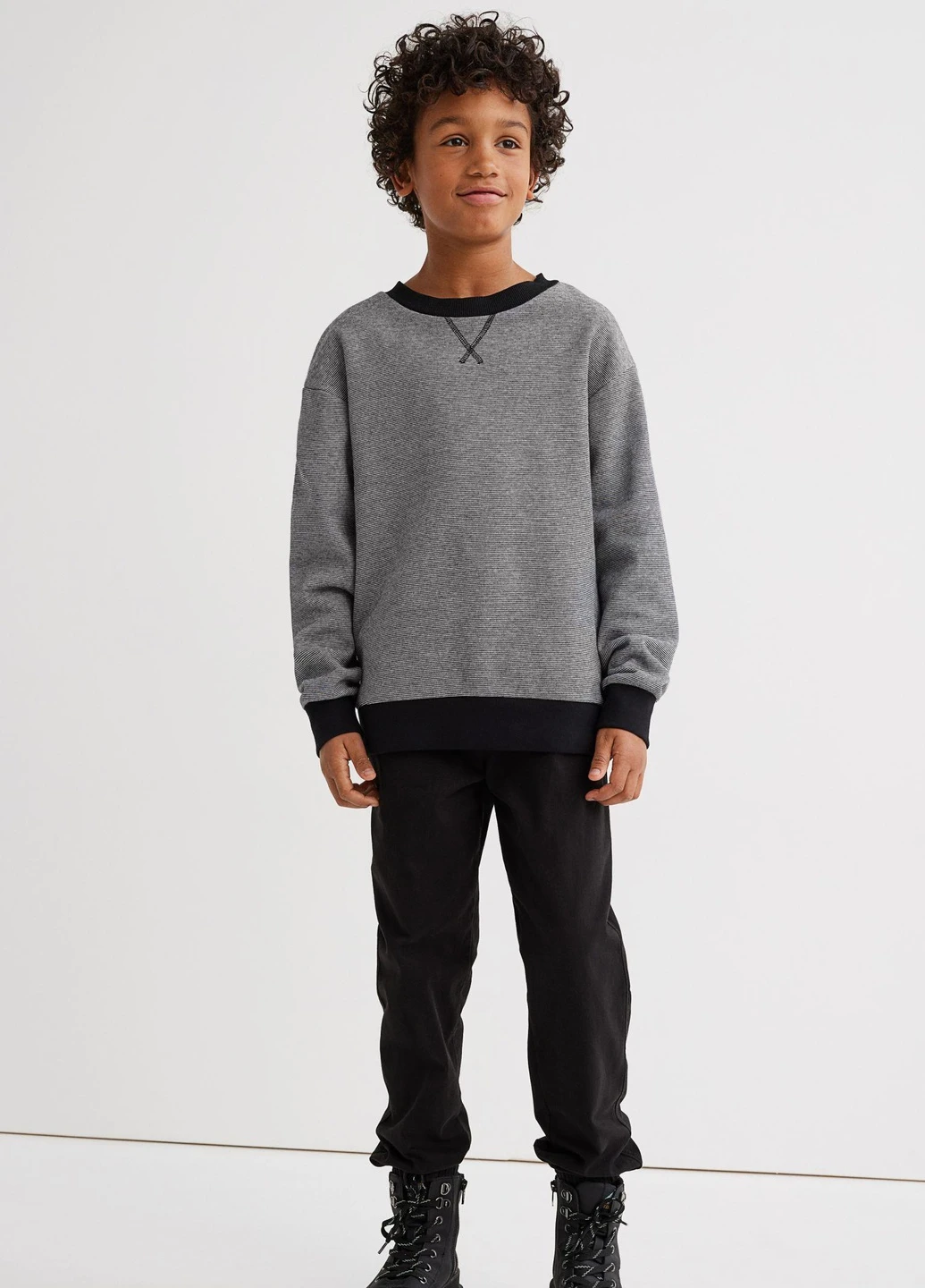Черные брюки H&M