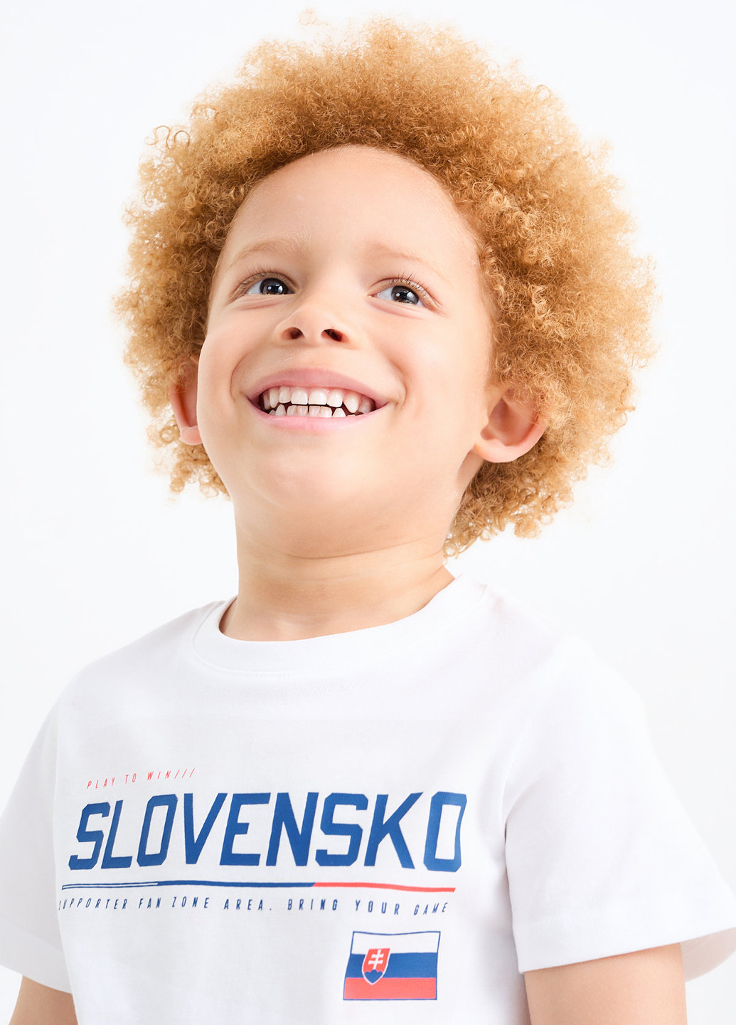 Белая летняя футболка C&A