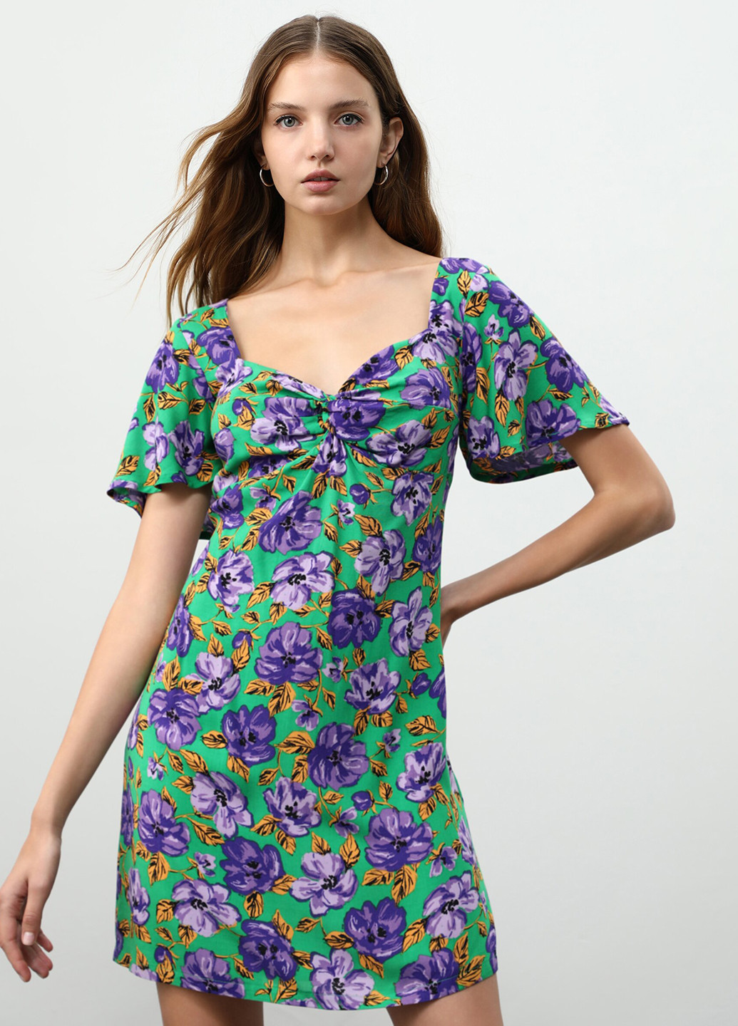 Зеленое кэжуал платье Lefties с цветочным принтом