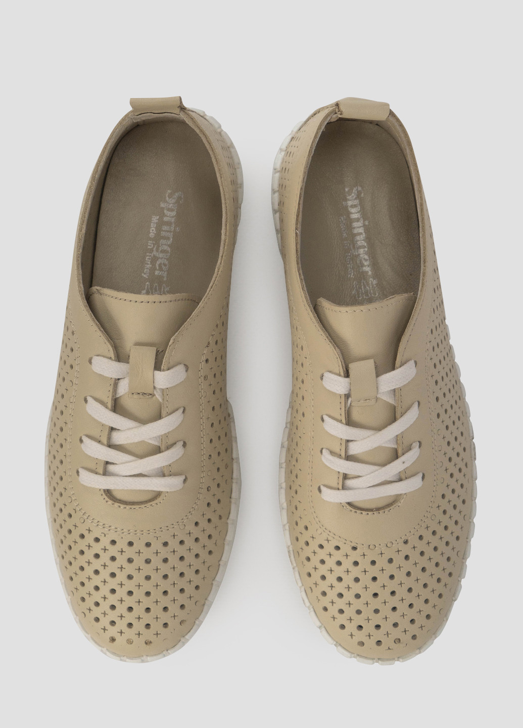 Бежевые мокасины Springer с белой подошвой, с перфорацией