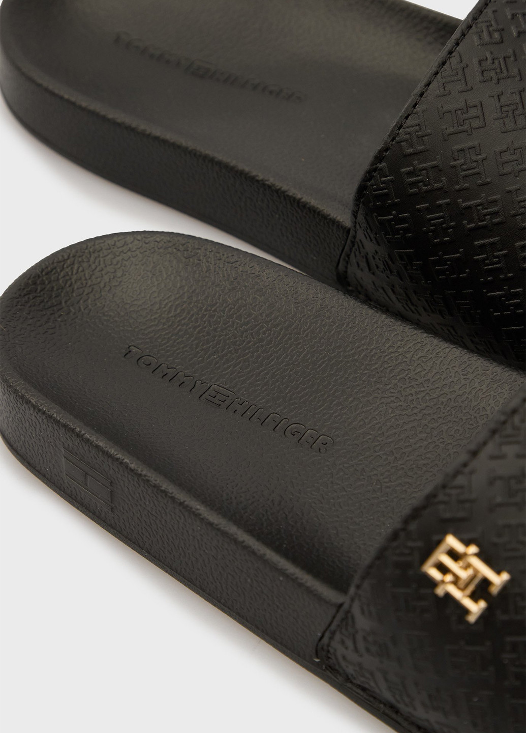 Черные шлепанцы Tommy Hilfiger с логотипом