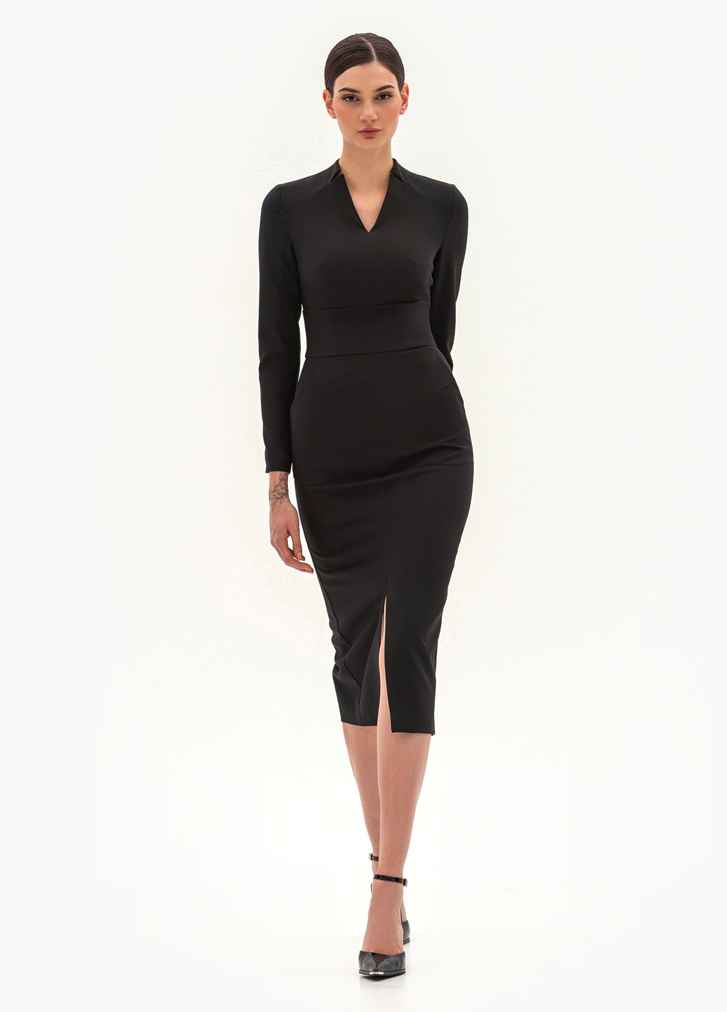 Чорна ділова сукня футляр BGL однотонна