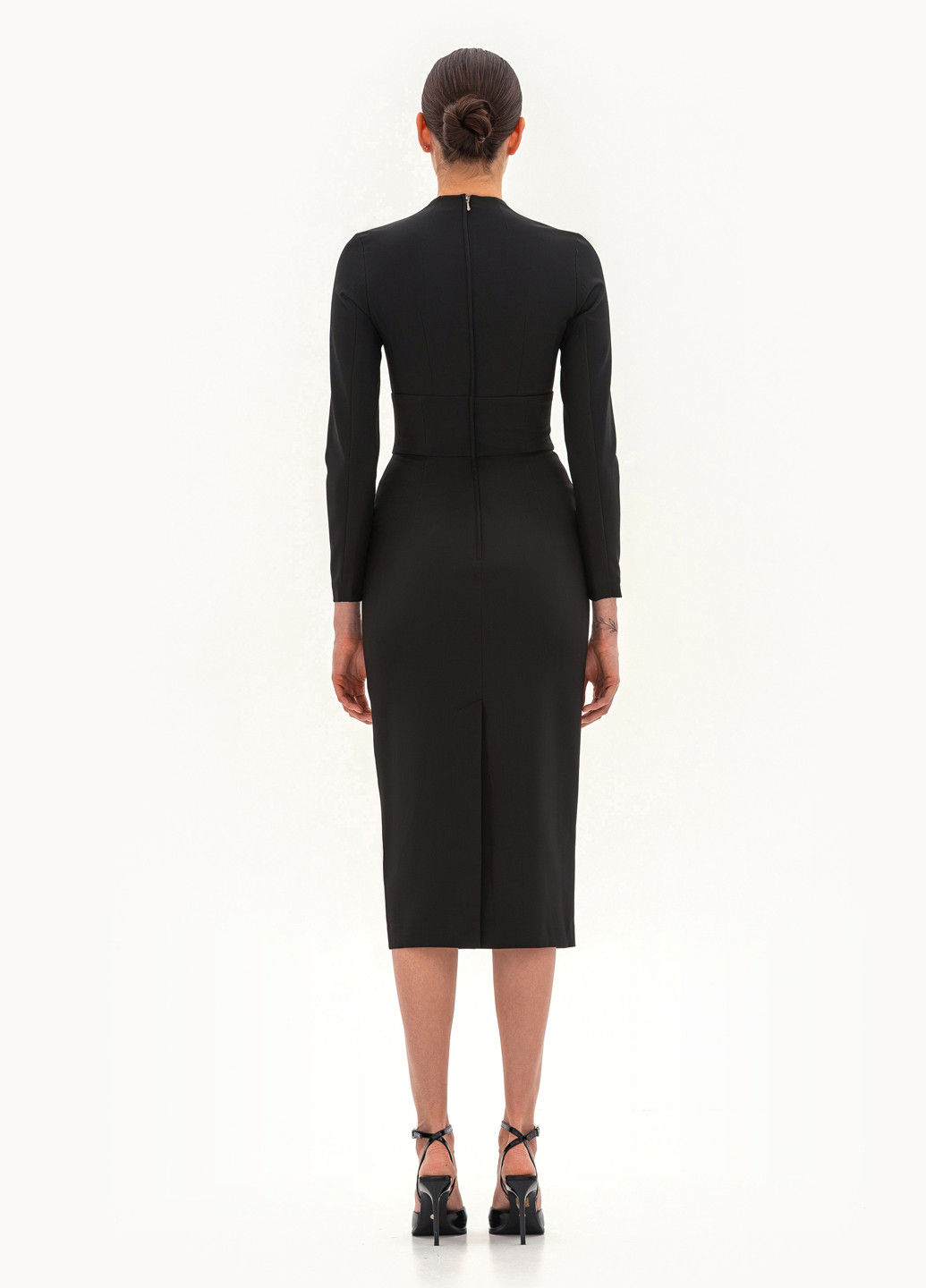 Чорна ділова сукня футляр BGL однотонна