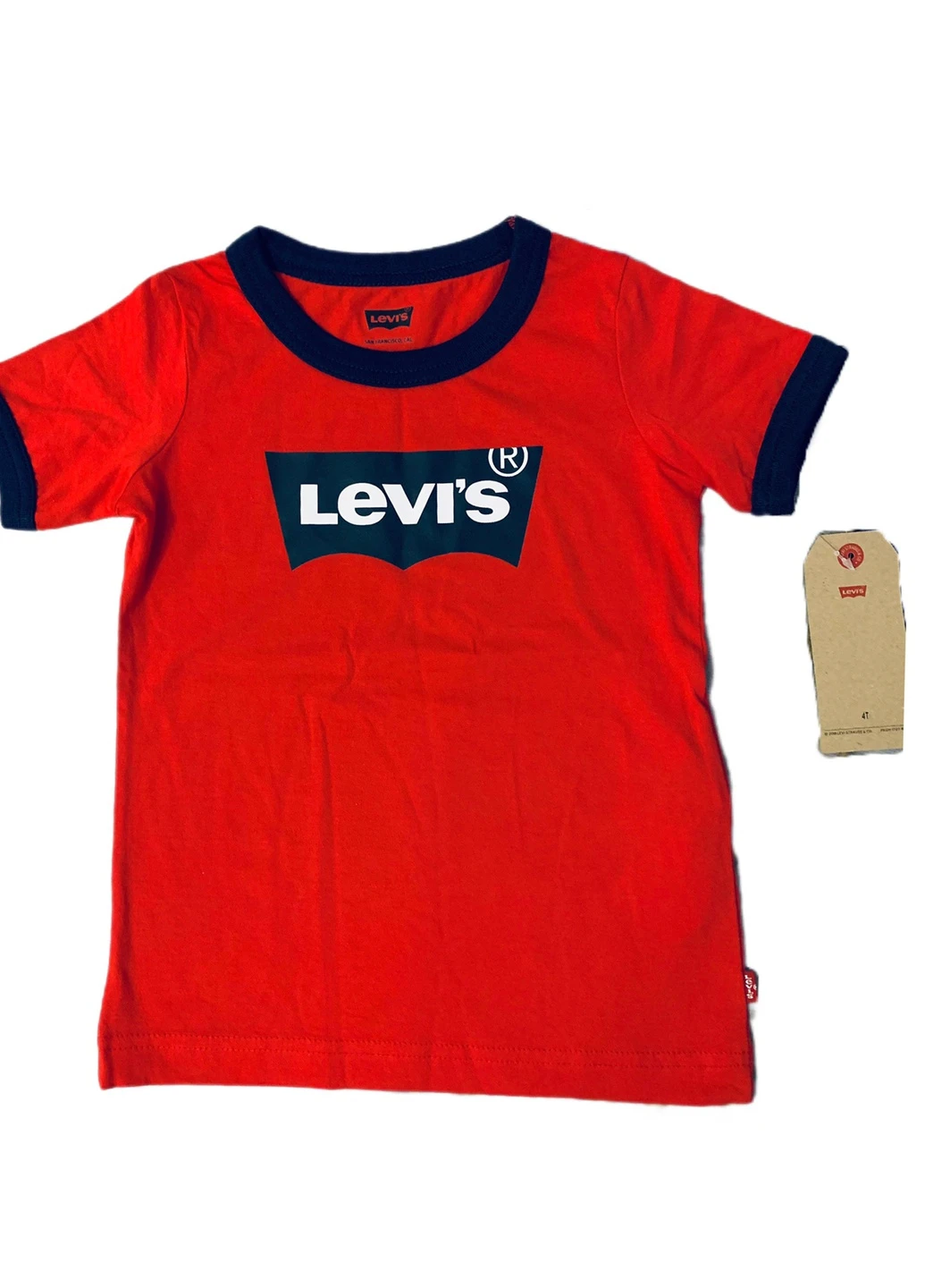 Красная футболка Levi's