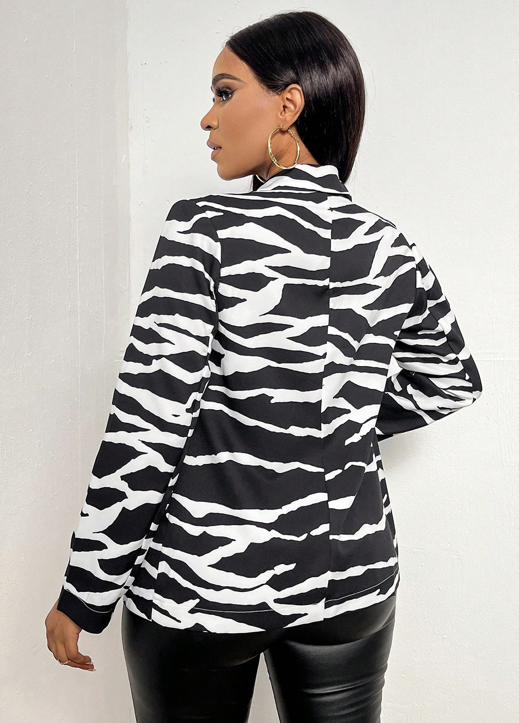 Черно-белый женский жакет SHEIN зебра - демисезонный