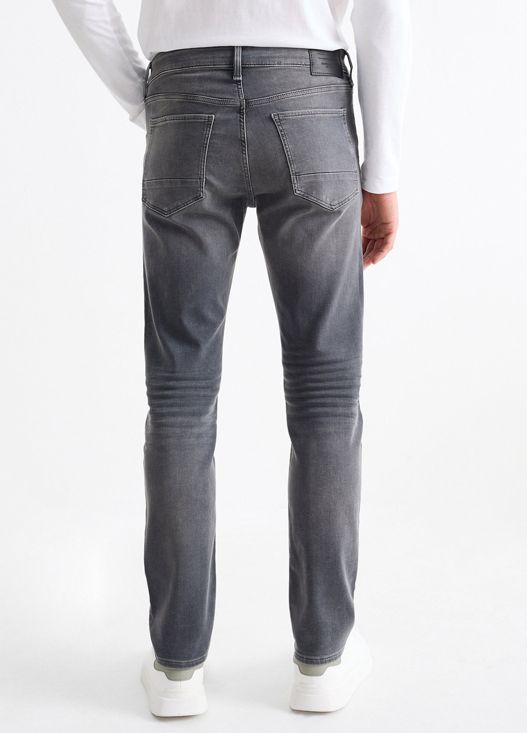 Серые демисезонные зауженные джинсы C&A