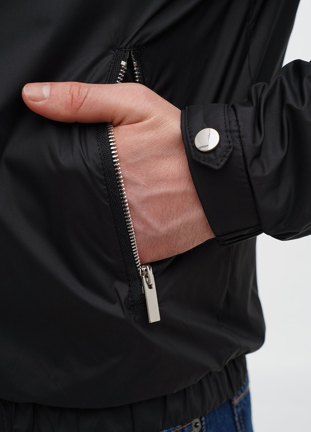 Чорна демісезонна вітровка Trend Collection