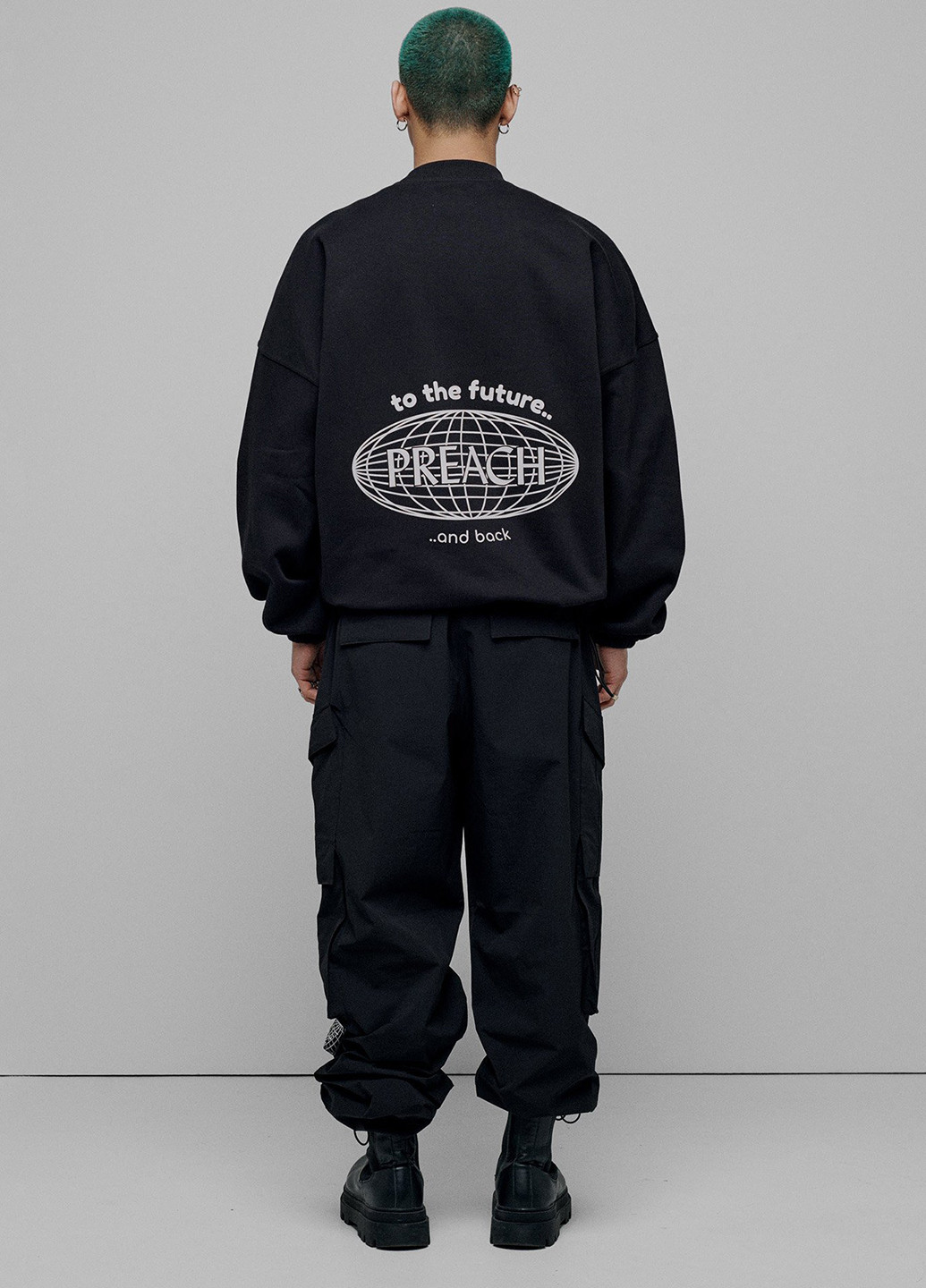 Черный свитшот Preach логотип без декора (332382433)