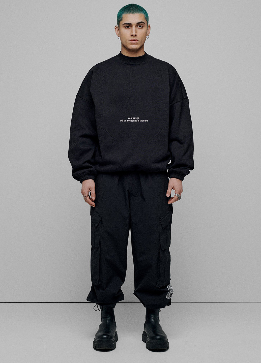 Черный свитшот Preach логотип без декора (332382433)