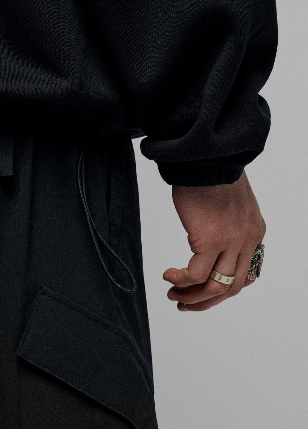 Черный свитшот Preach логотип без декора (332382433)